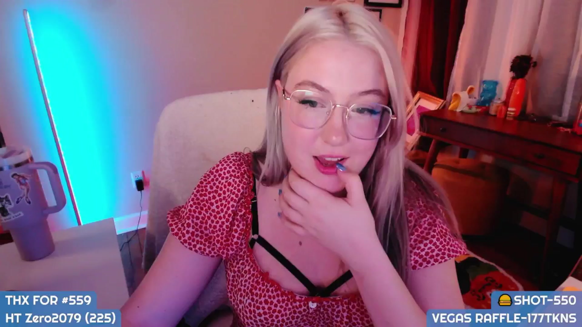 Gallery image thumbnail from MollySnacks's myfreecams stream on, 01/14/2025, 04:56 image 17 of 20