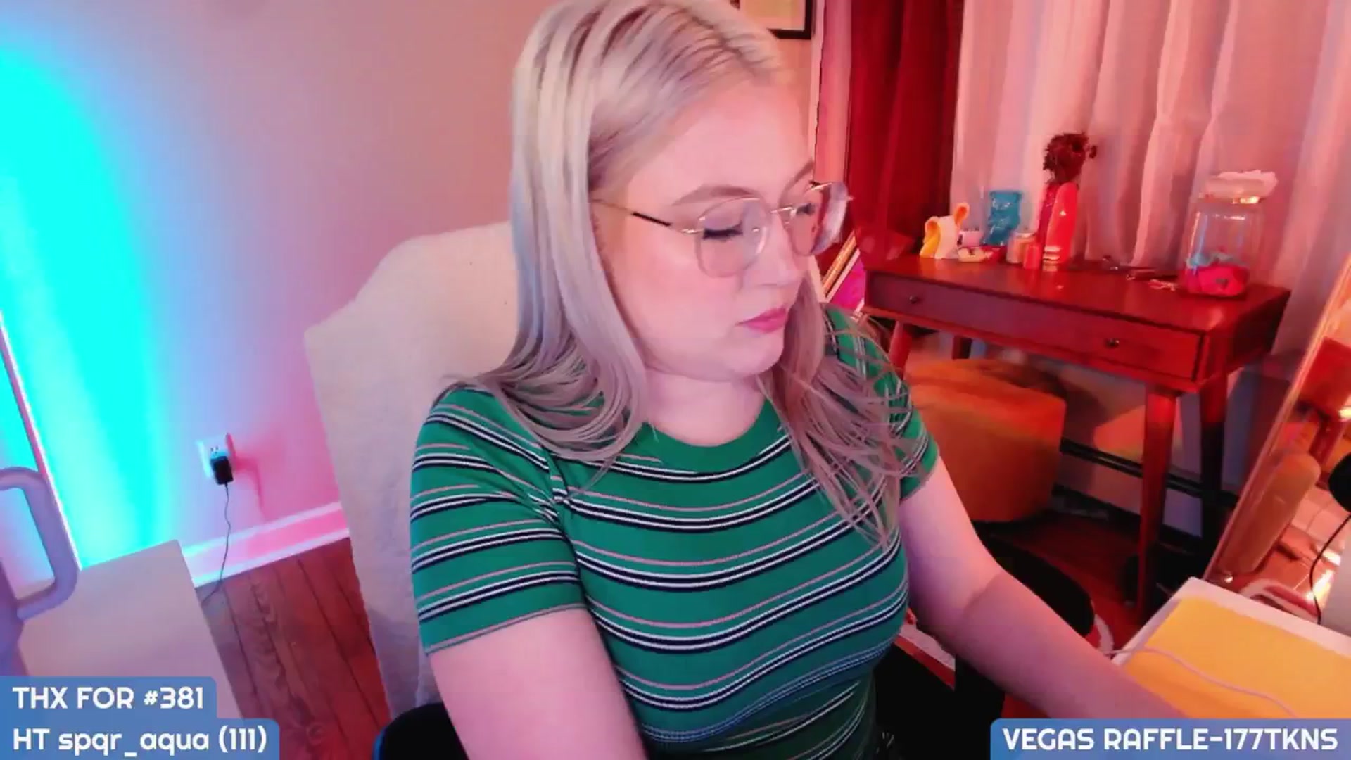 Gallery image thumbnail from MollySnacks's myfreecams stream on, 01/17/2025, 07:06 image 5 of 20