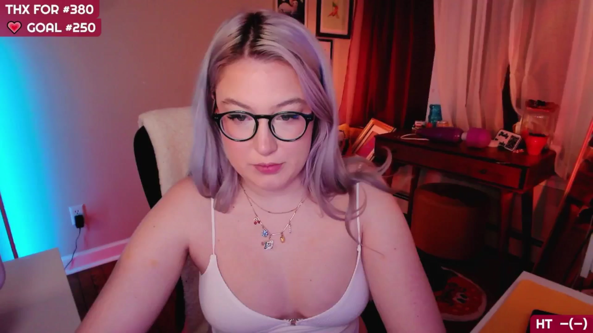 Gallery image thumbnail from MollySnacks's myfreecams stream on, 02/26/2025, 05:18 image 1 of 20