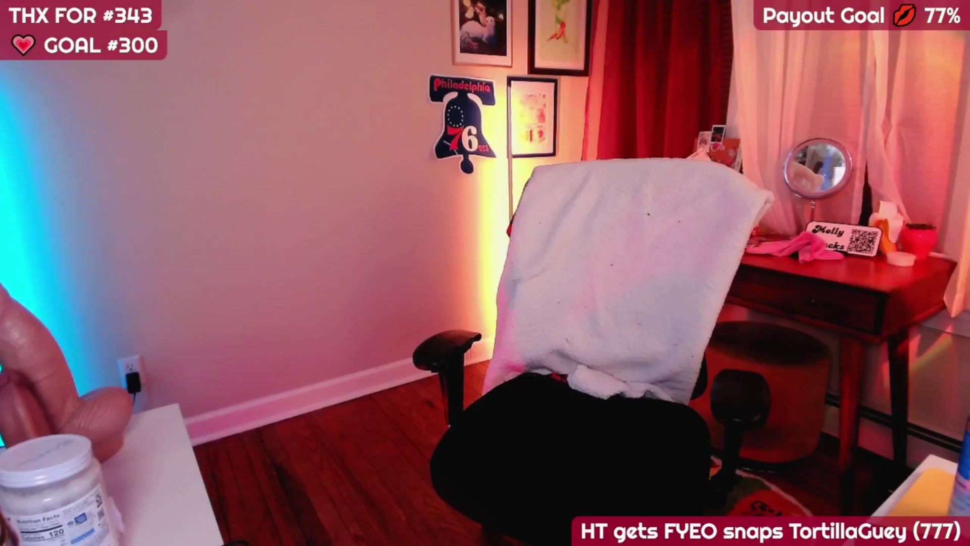 Gallery image thumbnail from MollySnacks's myfreecams stream on, 03/01/2025, 06:21 image 17 of 20