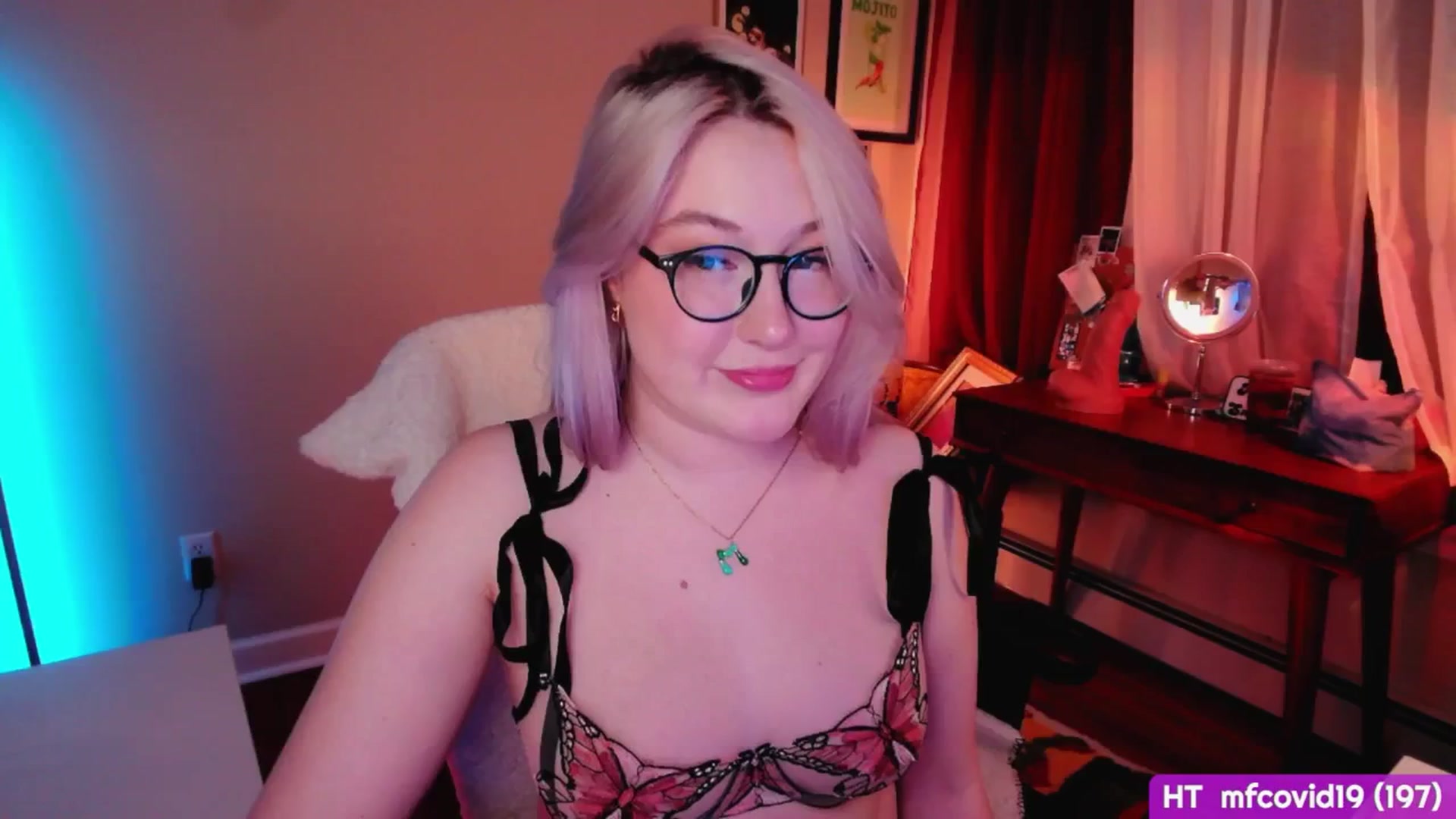 Gallery image thumbnail from MollySnacks's myfreecams stream on, 03/06/2025, 06:30 image 8 of 20
