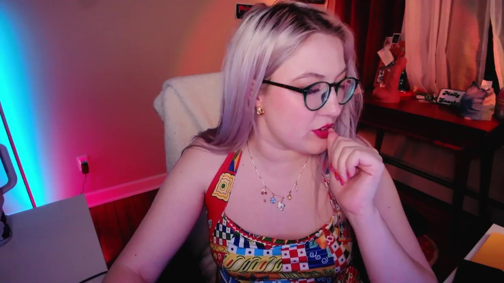 Gallery image thumbnail from MollySnacks's myfreecams stream on, 03/07/2025, 05:26 image 4 of 20