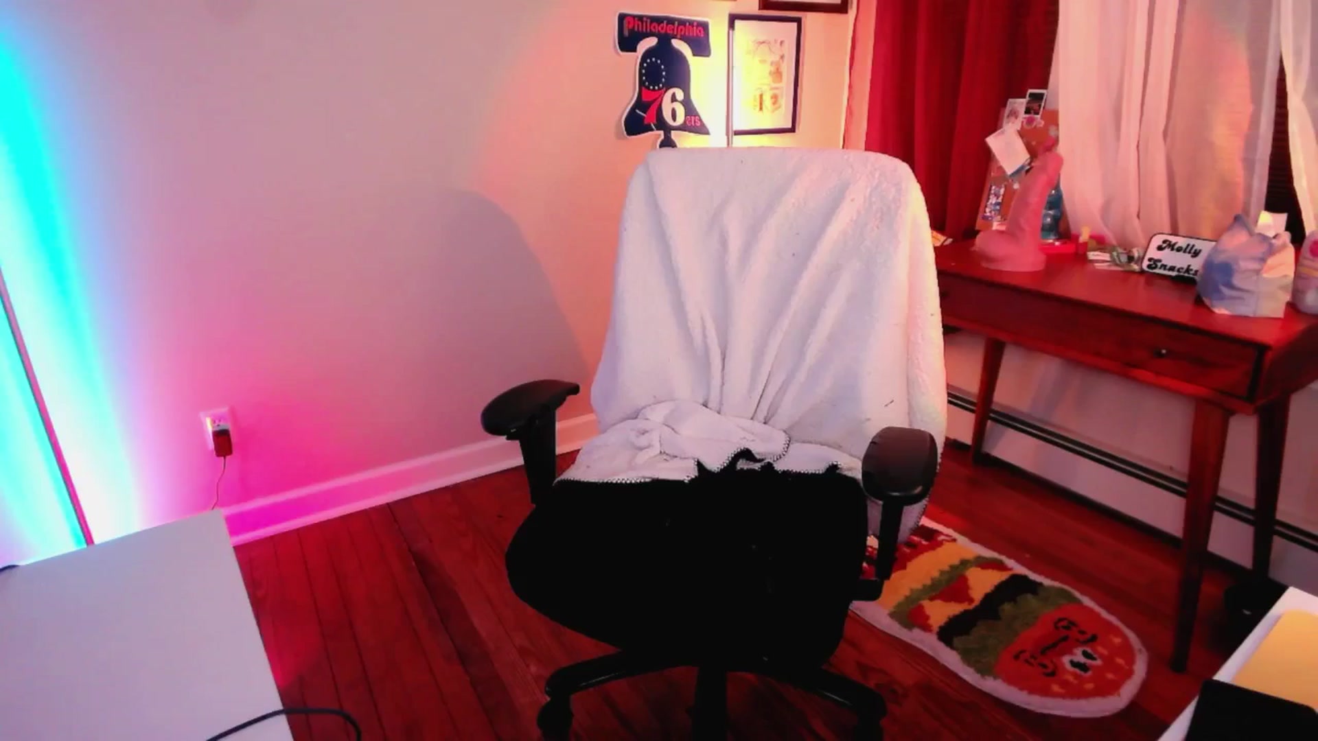 Gallery image thumbnail from MollySnacks's myfreecams stream on, 03/07/2025, 05:26 image 7 of 20