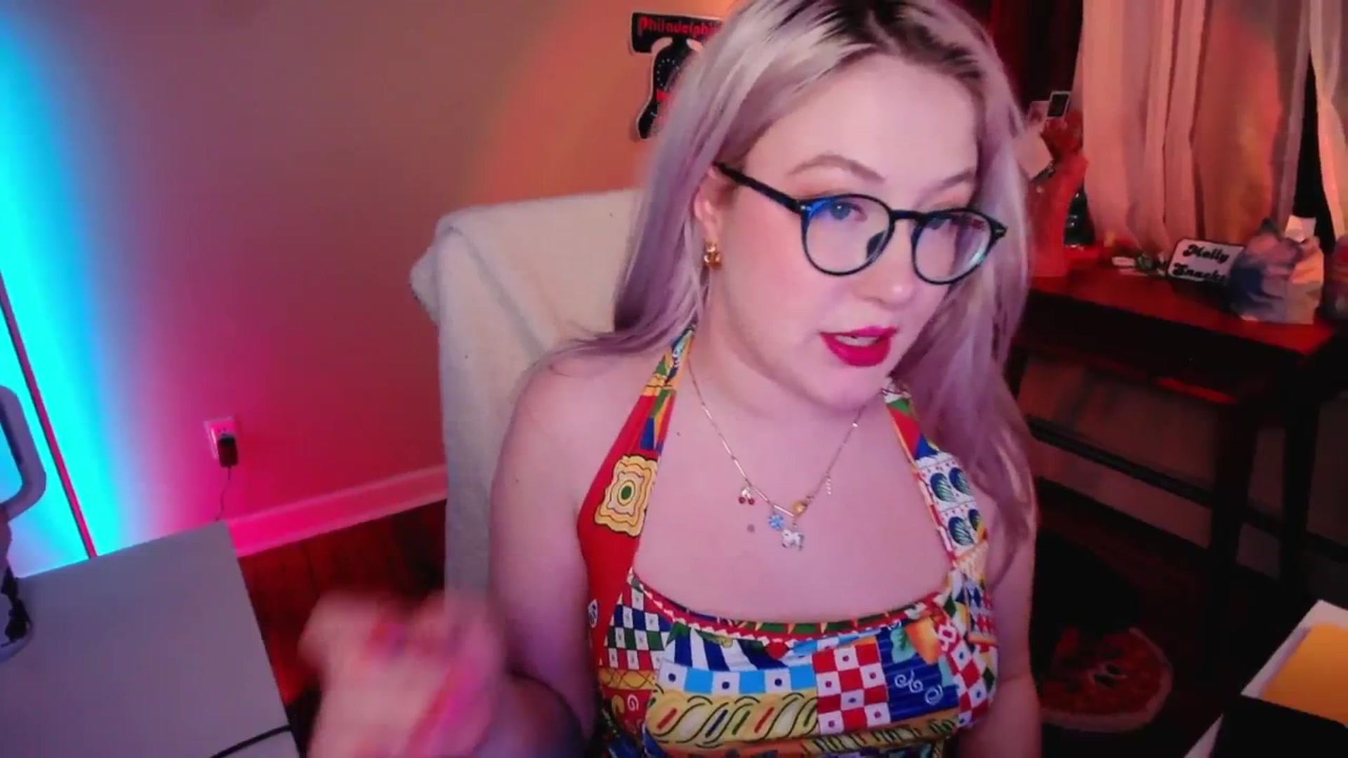 Gallery image thumbnail from MollySnacks's myfreecams stream on, 03/07/2025, 05:26 image 3 of 20