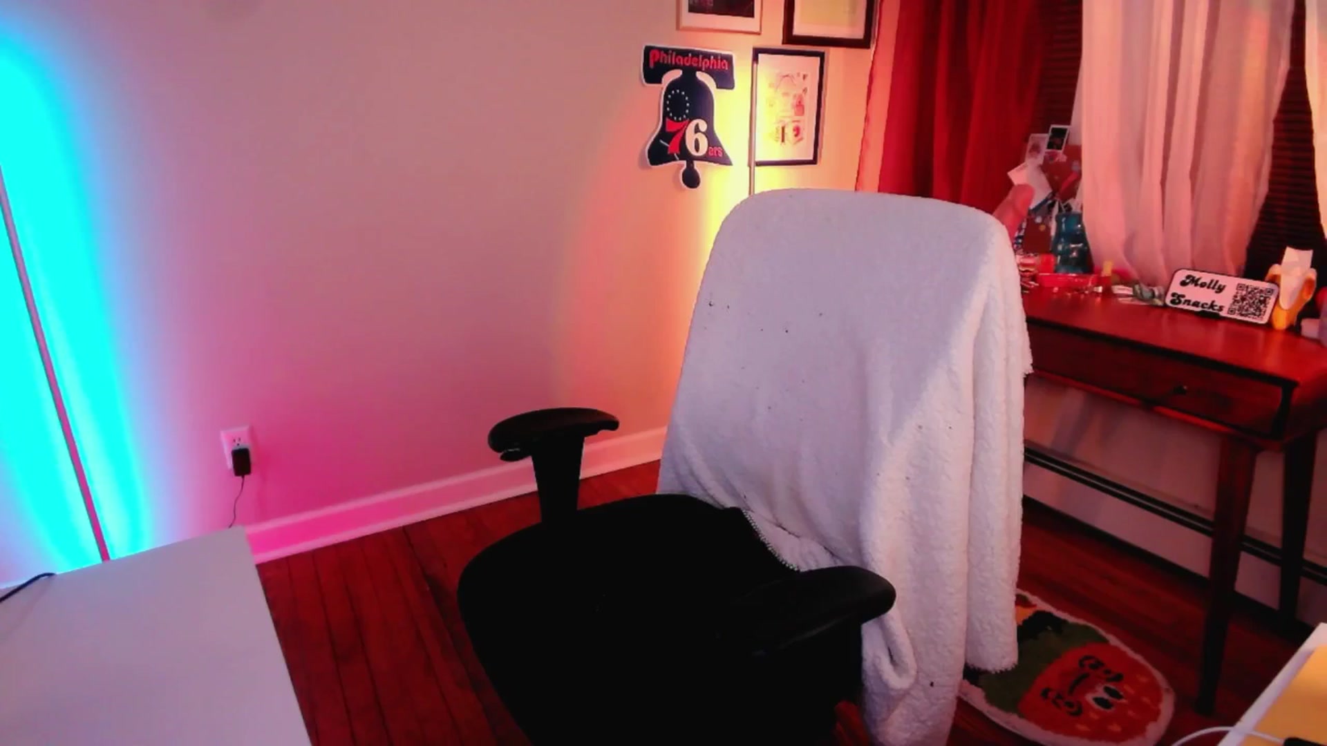Gallery image thumbnail from MollySnacks's myfreecams stream on, 03/08/2025, 03:36 image 20 of 20