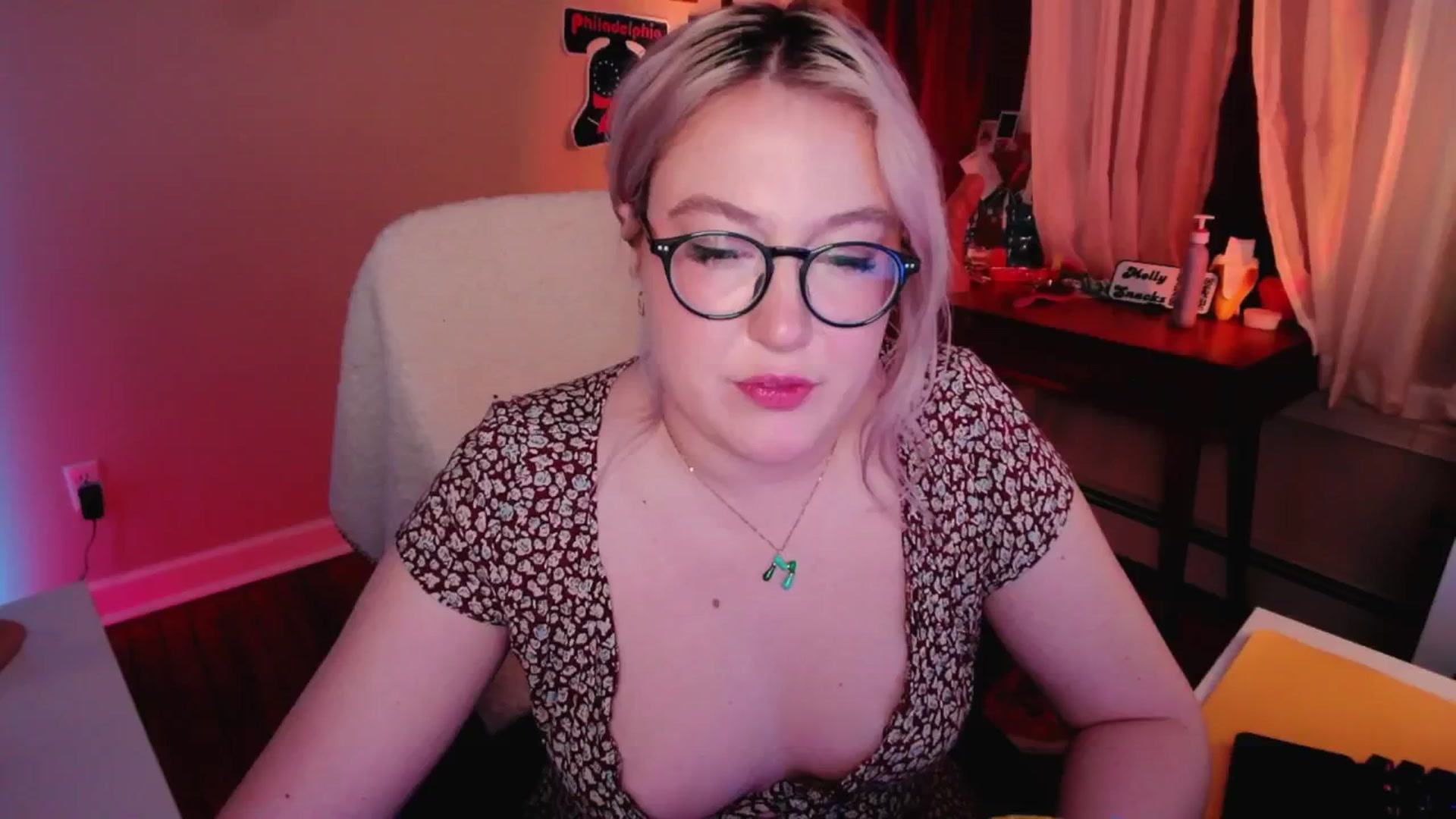 Gallery image thumbnail from MollySnacks's myfreecams stream on, 03/09/2025, 07:05 image 10 of 20