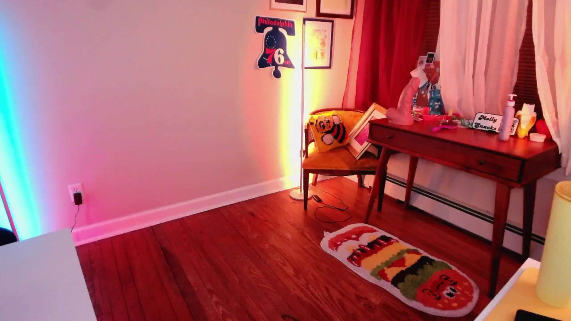 Gallery image thumbnail from MollySnacks's myfreecams stream on, 03/09/2025, 07:05 image 3 of 20