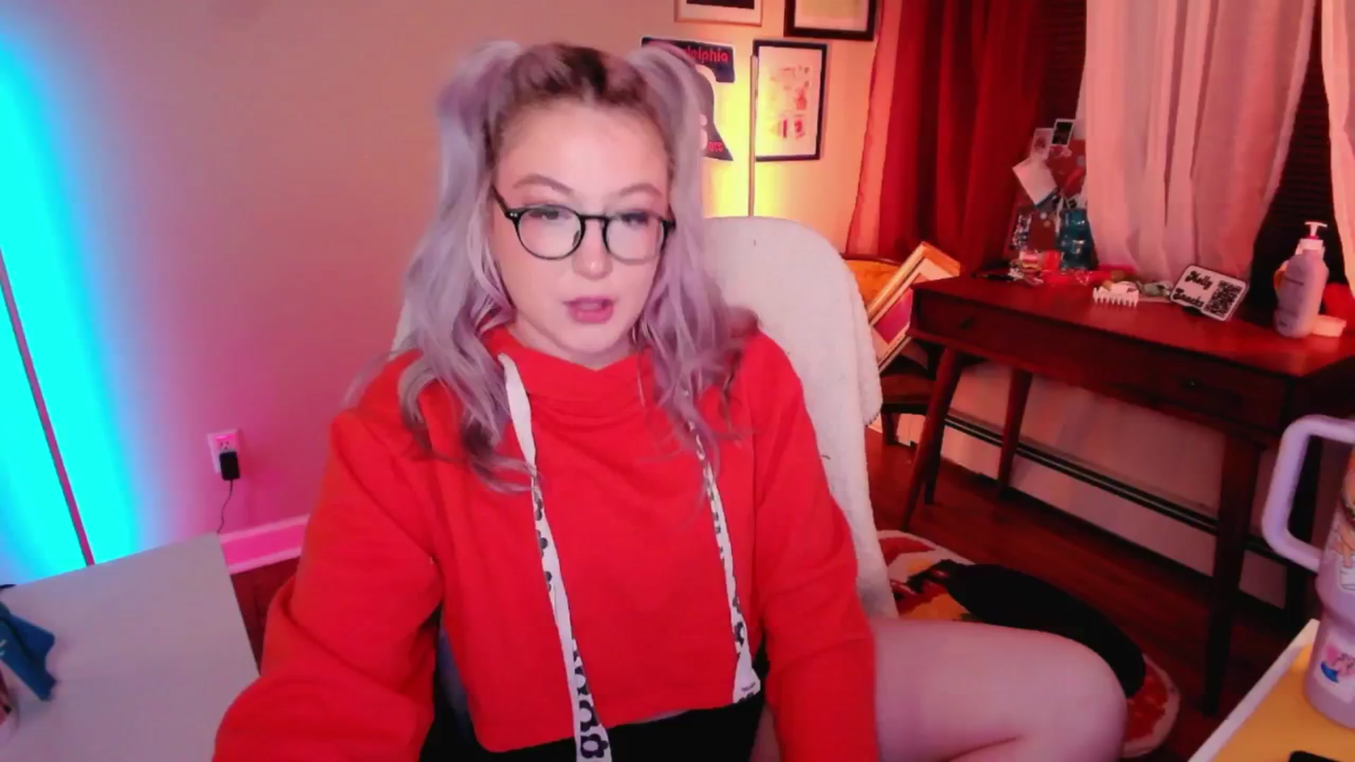 Gallery image thumbnail from MollySnacks's myfreecams stream on, 03/11/2025, 01:15 image 4 of 20