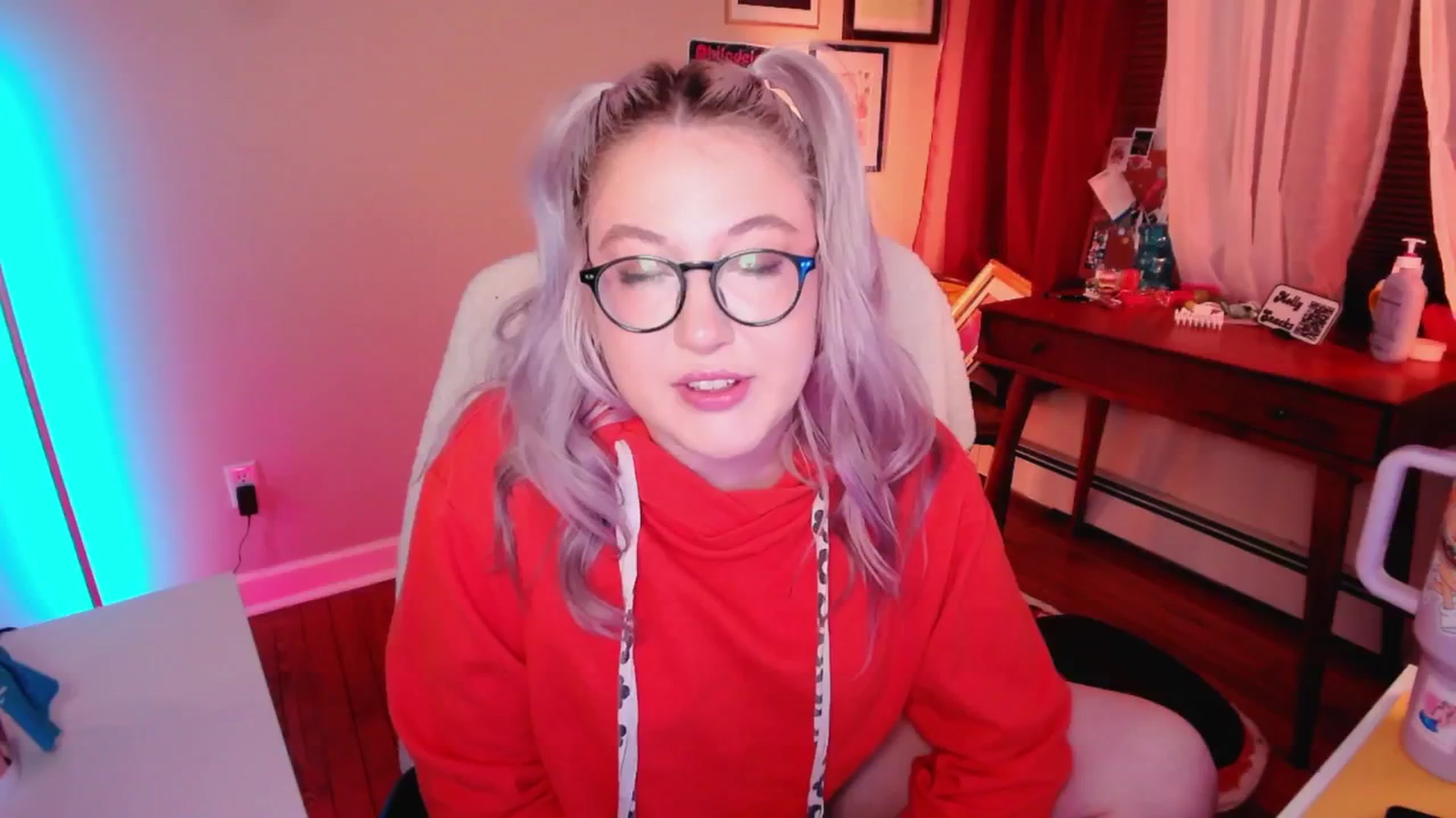 Gallery image thumbnail from MollySnacks's myfreecams stream on, 03/11/2025, 01:15 image 1 of 20