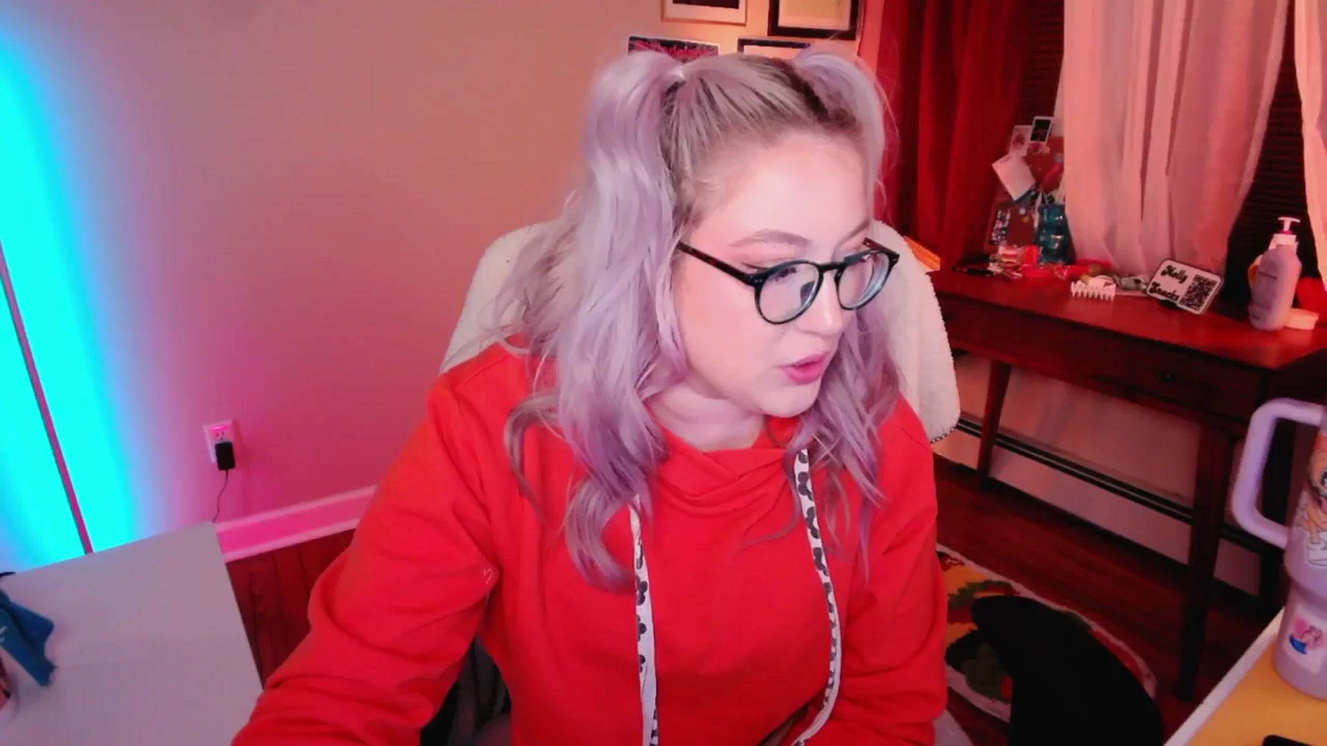 Gallery image thumbnail from MollySnacks's myfreecams stream on, 03/11/2025, 01:15 image 7 of 20