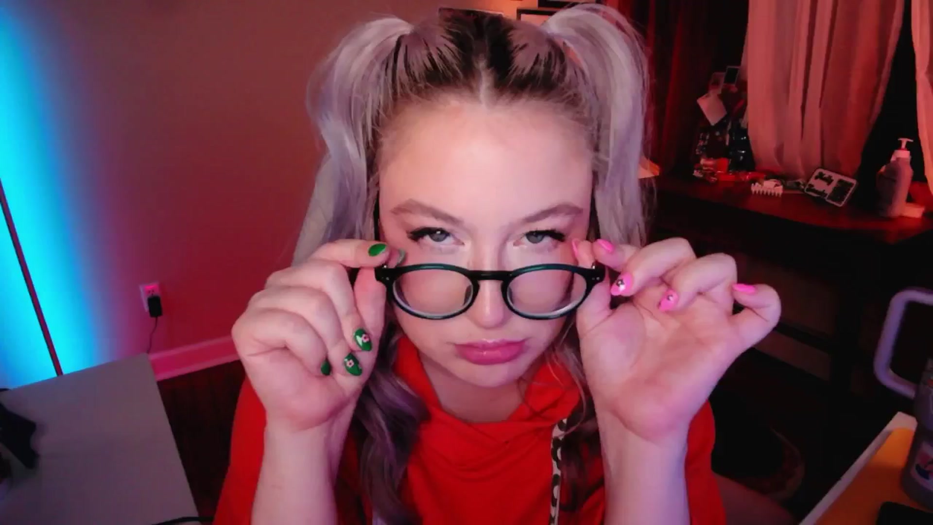 Gallery image thumbnail from MollySnacks's myfreecams stream on, 03/11/2025, 01:15 image 18 of 20