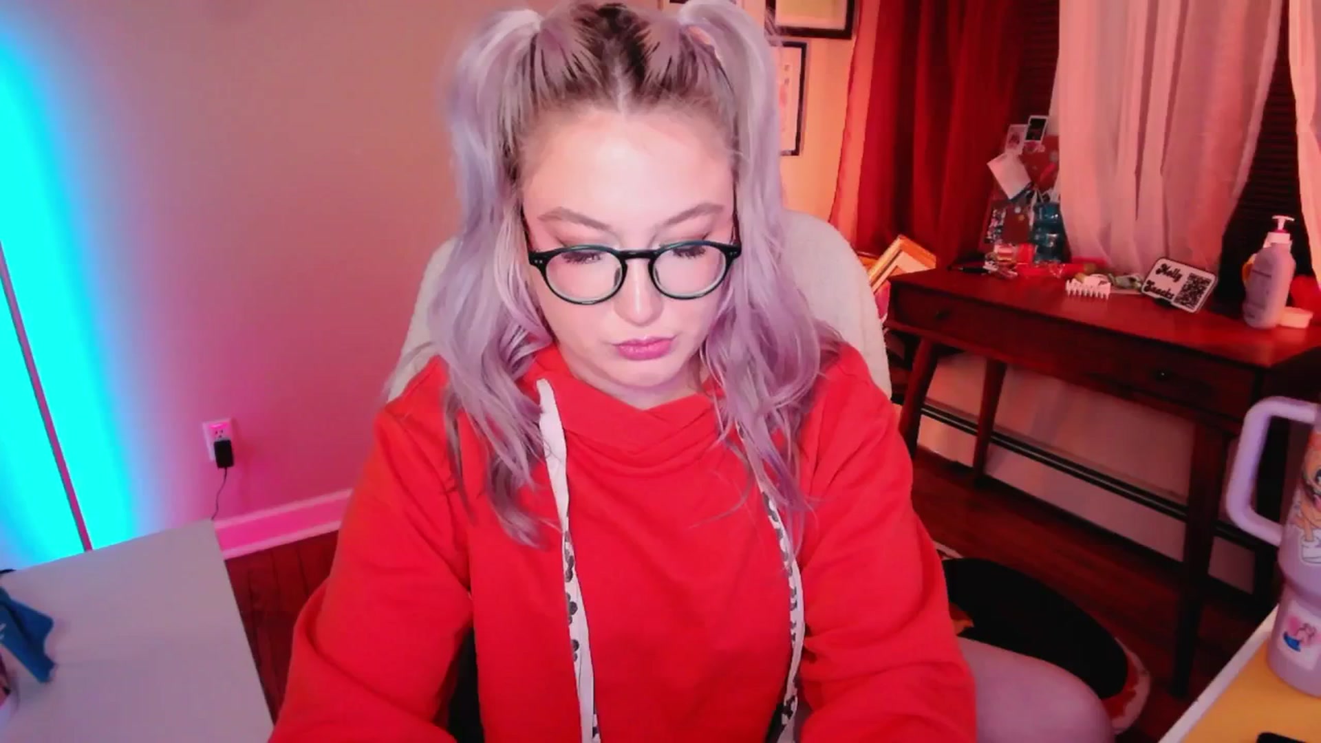 Gallery image thumbnail from MollySnacks's myfreecams stream on, 03/11/2025, 01:15 image 5 of 20