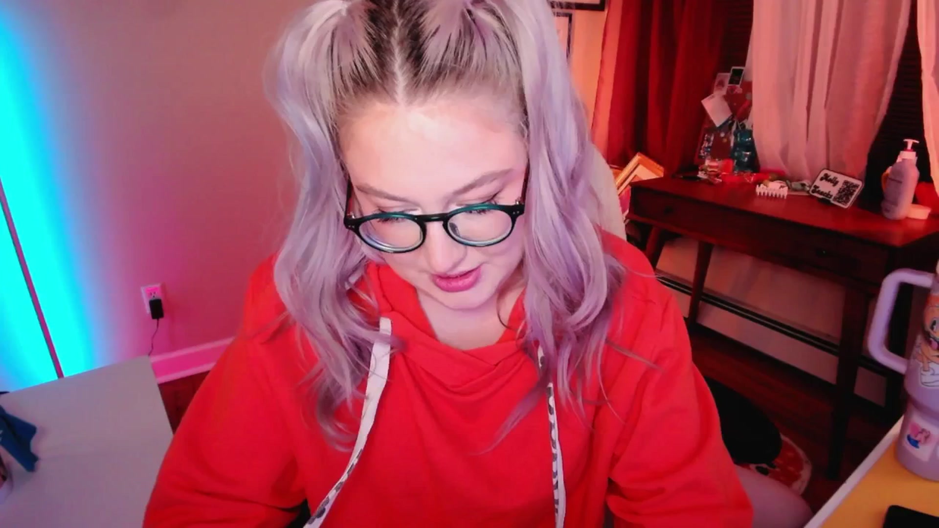 Gallery image thumbnail from MollySnacks's myfreecams stream on, 03/11/2025, 01:15 image 14 of 20
