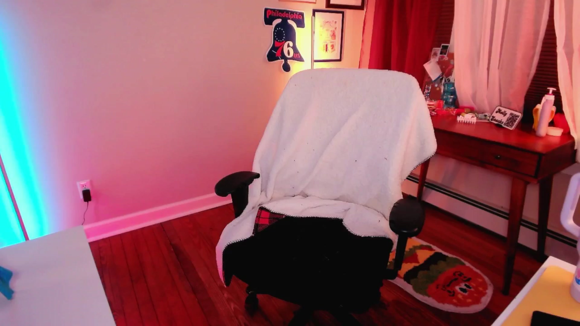 Gallery image thumbnail from MollySnacks's myfreecams stream on, 03/11/2025, 03:55 image 10 of 20
