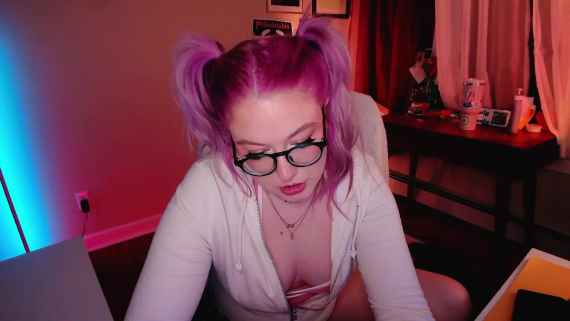 Gallery image thumbnail from MollySnacks's myfreecams stream on, 03/14/2025, 03:25 image 1 of 20