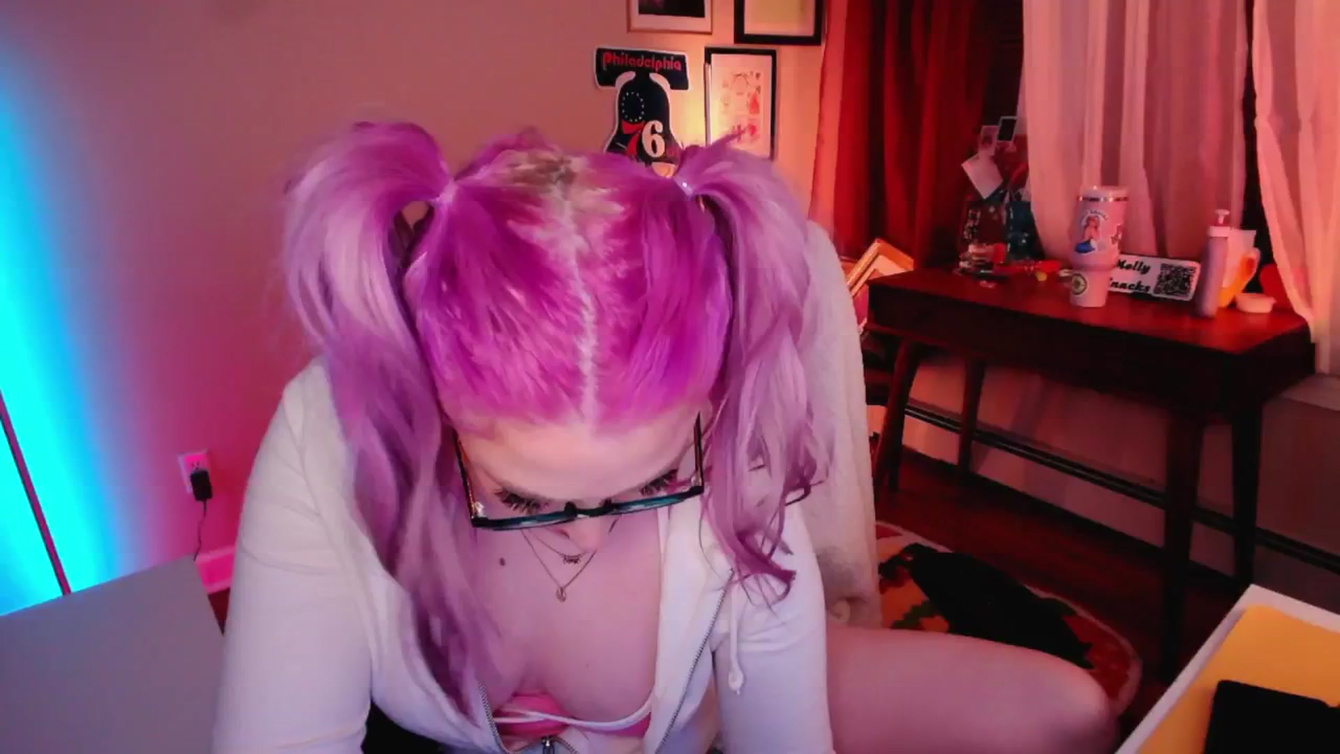 Gallery image thumbnail from MollySnacks's myfreecams stream on, 03/14/2025, 03:25 image 2 of 20