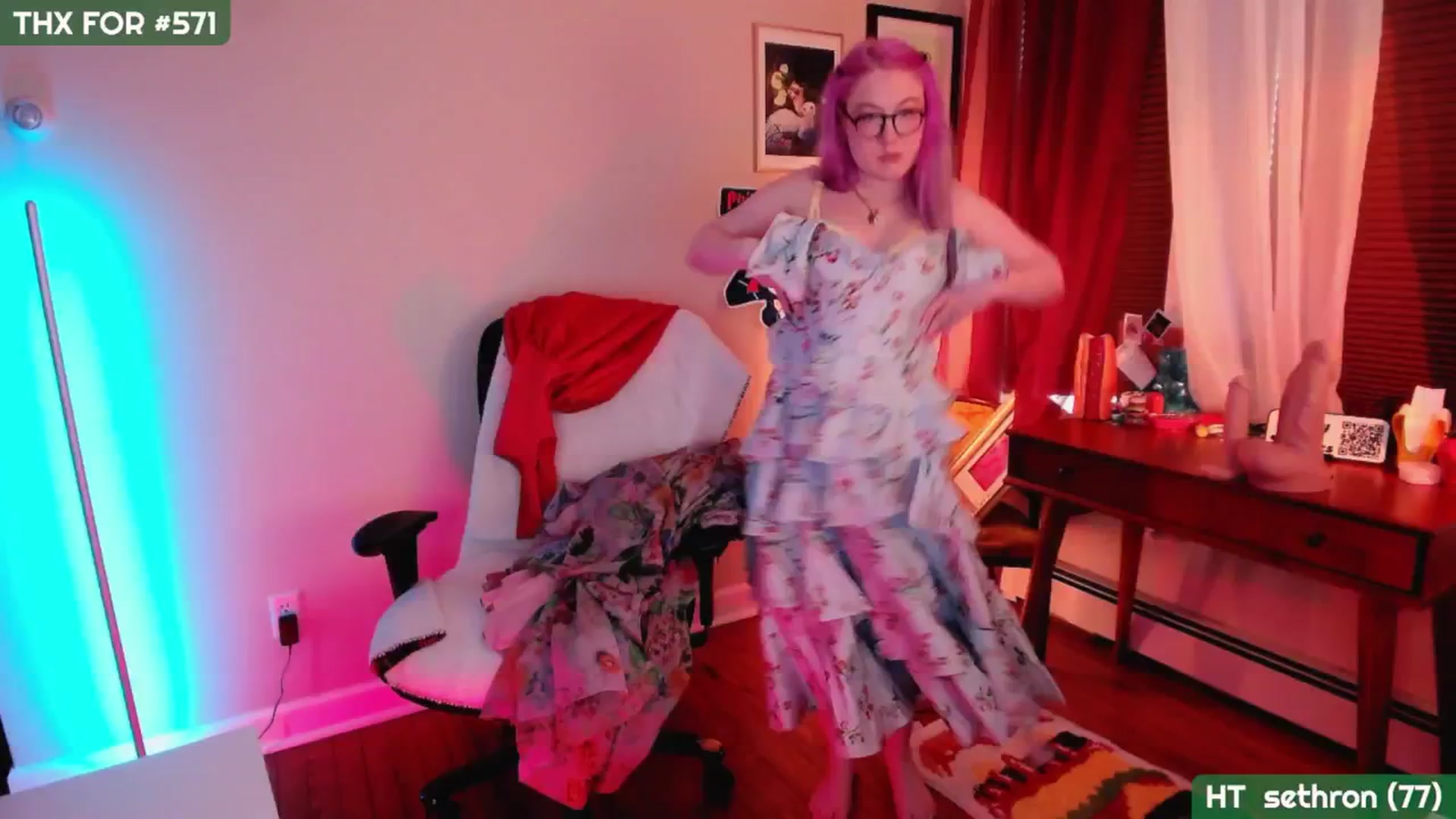 Gallery image thumbnail from MollySnacks's myfreecams stream on, 03/19/2025, 23:05 image 7 of 20