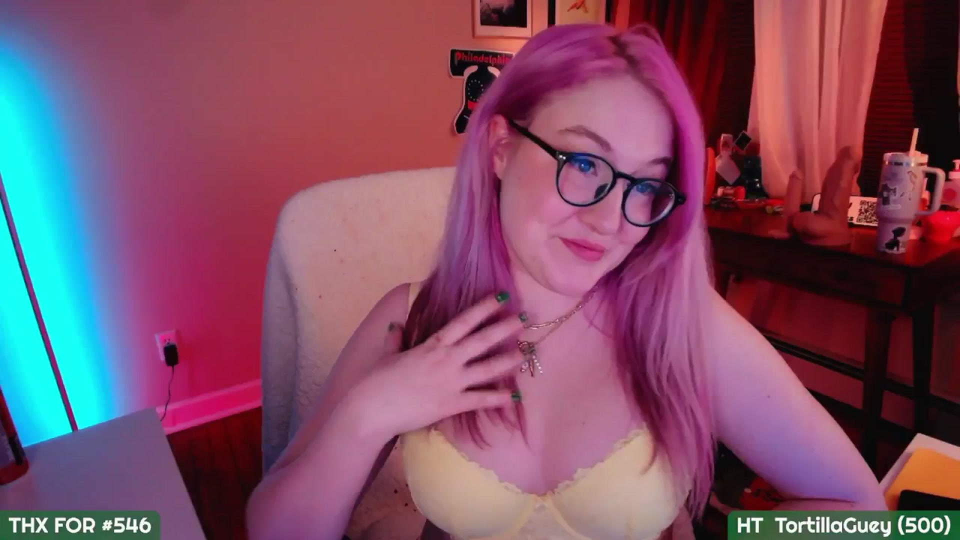 Gallery image thumbnail from MollySnacks's myfreecams stream on, 03/20/2025, 04:22 image 7 of 20