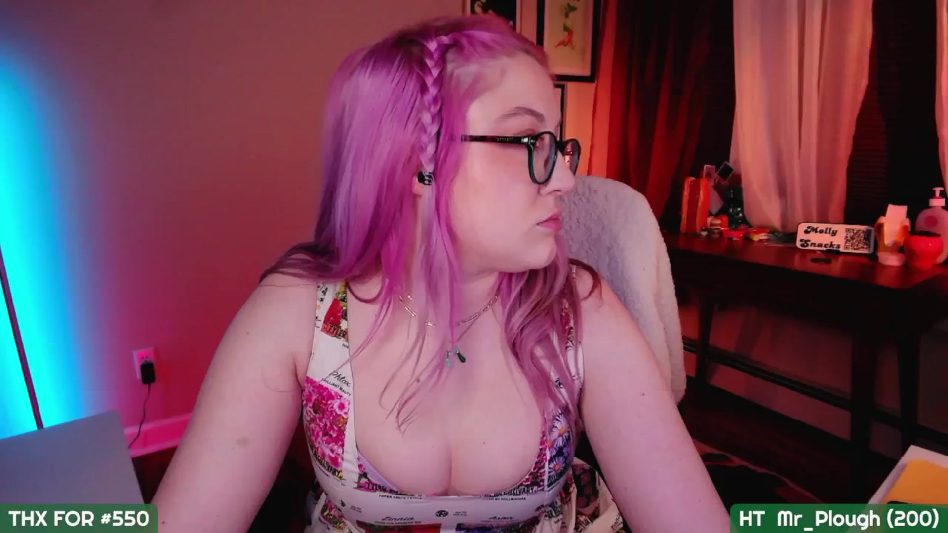 Gallery image thumbnail from MollySnacks's myfreecams stream on, 03/21/2025, 04:19 image 2 of 20