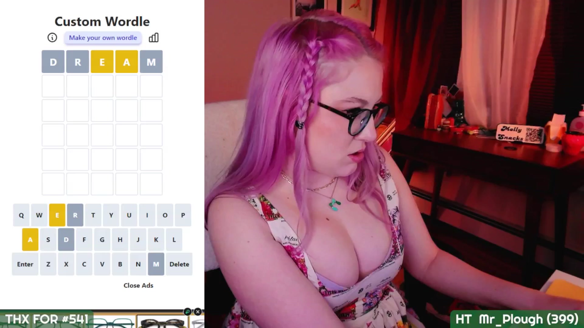 Gallery image thumbnail from MollySnacks's myfreecams stream on, 03/21/2025, 04:19 image 9 of 20