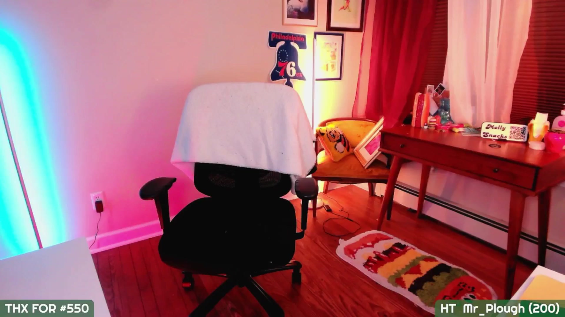 Gallery image thumbnail from MollySnacks's myfreecams stream on, 03/21/2025, 04:19 image 6 of 20