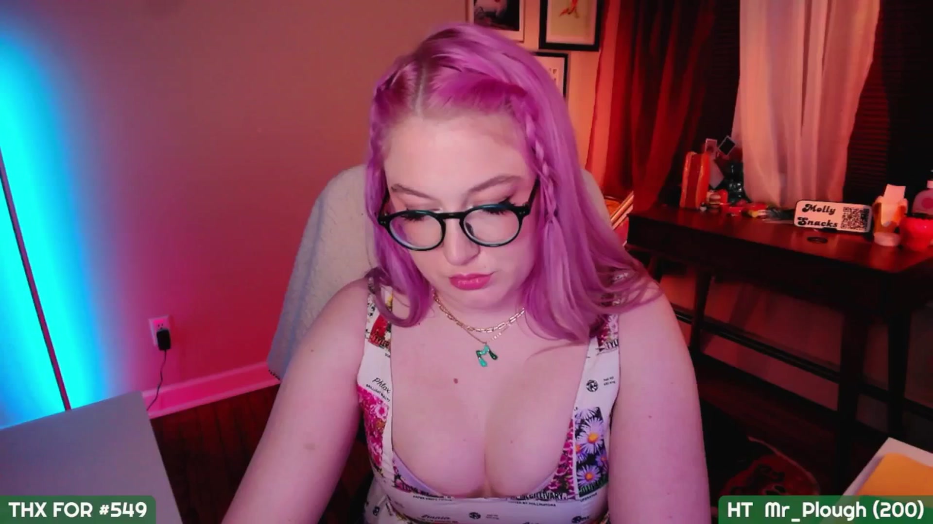 Gallery image thumbnail from MollySnacks's myfreecams stream on, 03/21/2025, 04:19 image 7 of 20