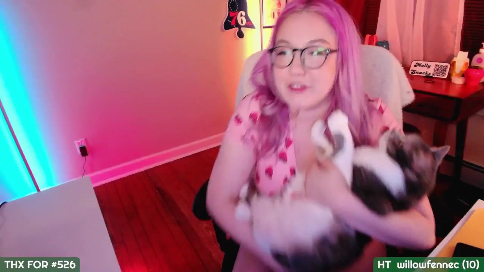 Gallery image thumbnail from MollySnacks's myfreecams stream on, 03/23/2025, 02:53 image 1 of 20