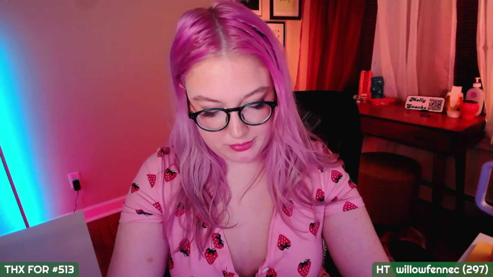 Gallery image thumbnail from MollySnacks's myfreecams stream on, 03/23/2025, 02:53 image 8 of 20
