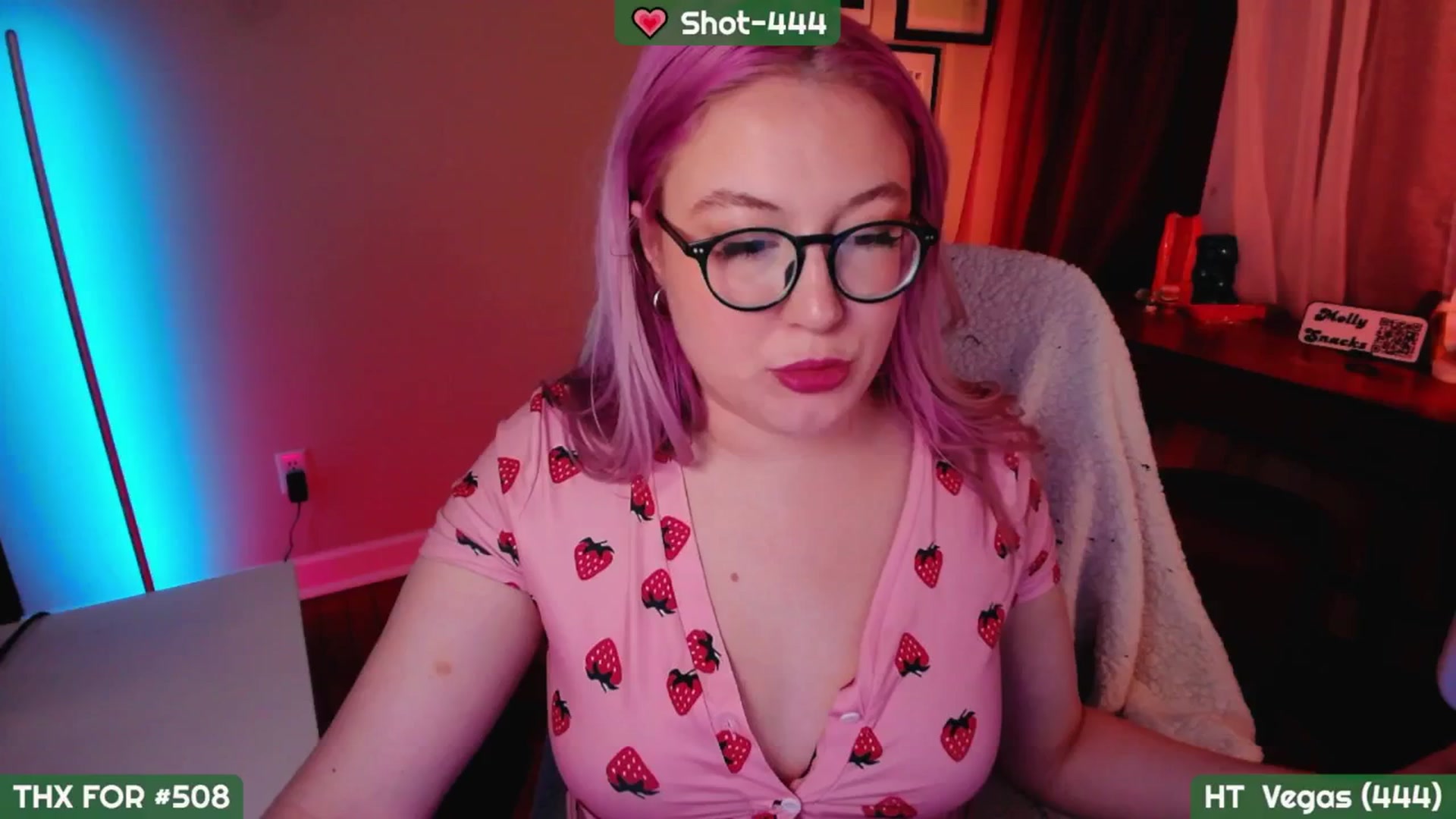 Gallery image thumbnail from MollySnacks's myfreecams stream on, 03/23/2025, 02:53 image 18 of 20