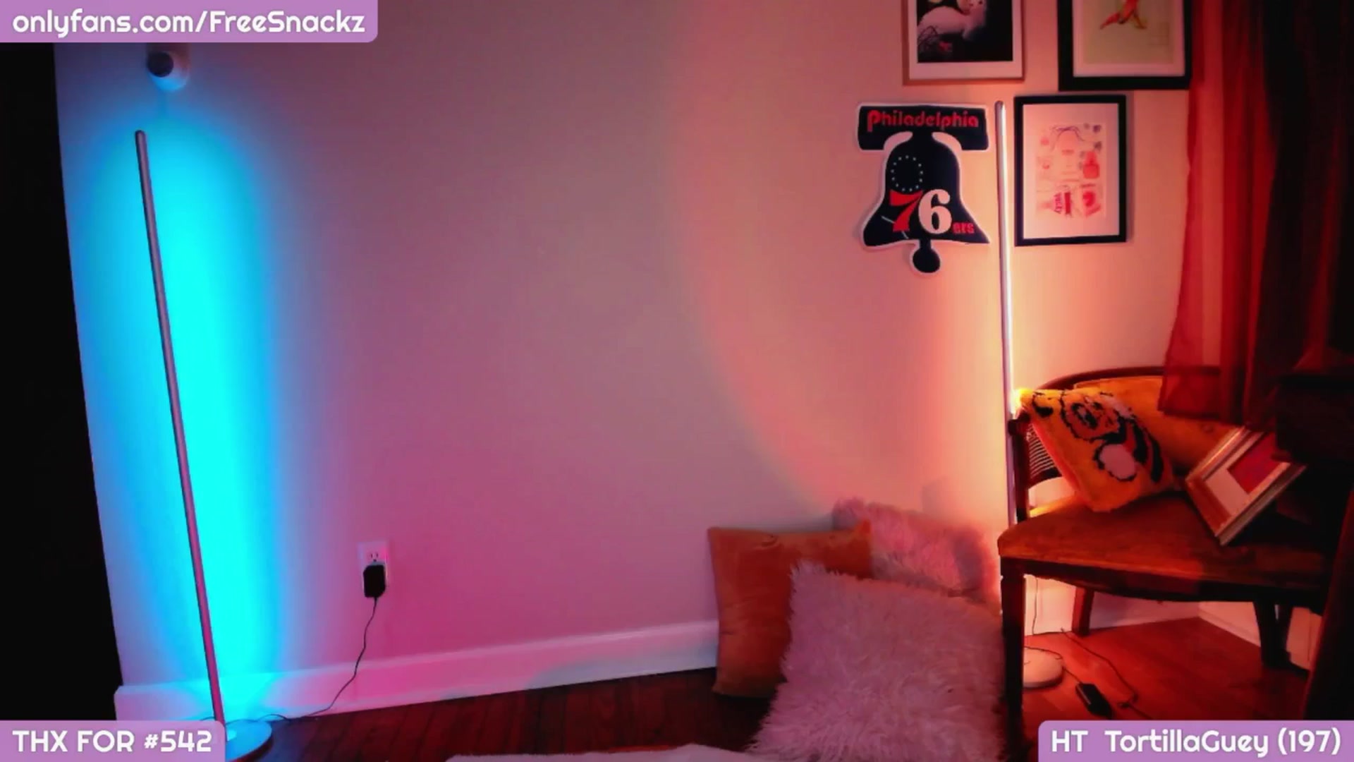 Gallery image thumbnail from MollySnacks's myfreecams stream on, 03/25/2025, 04:22 image 11 of 20
