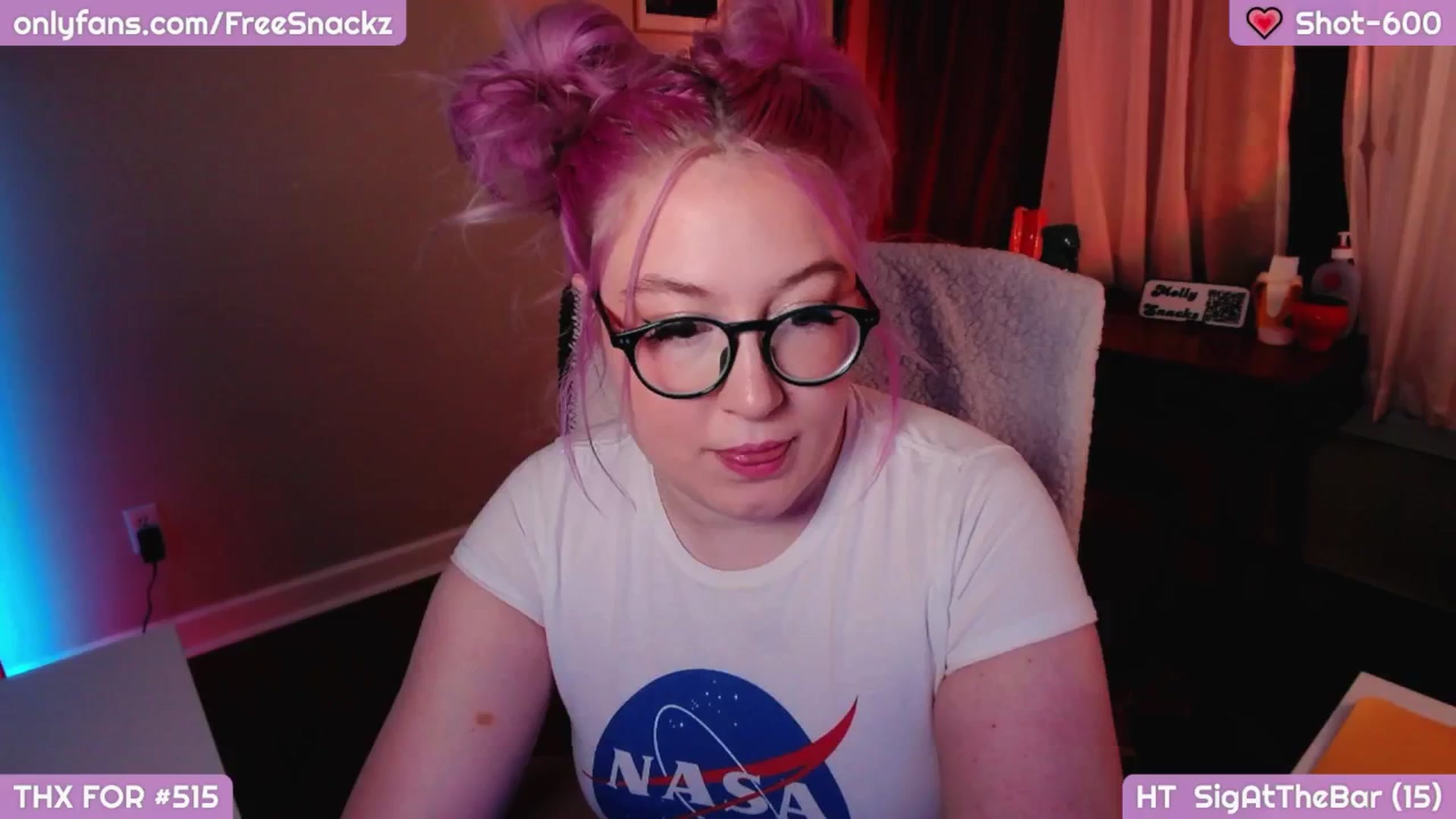 Gallery image thumbnail from MollySnacks's myfreecams stream on, 03/26/2025, 03:34 image 1 of 20