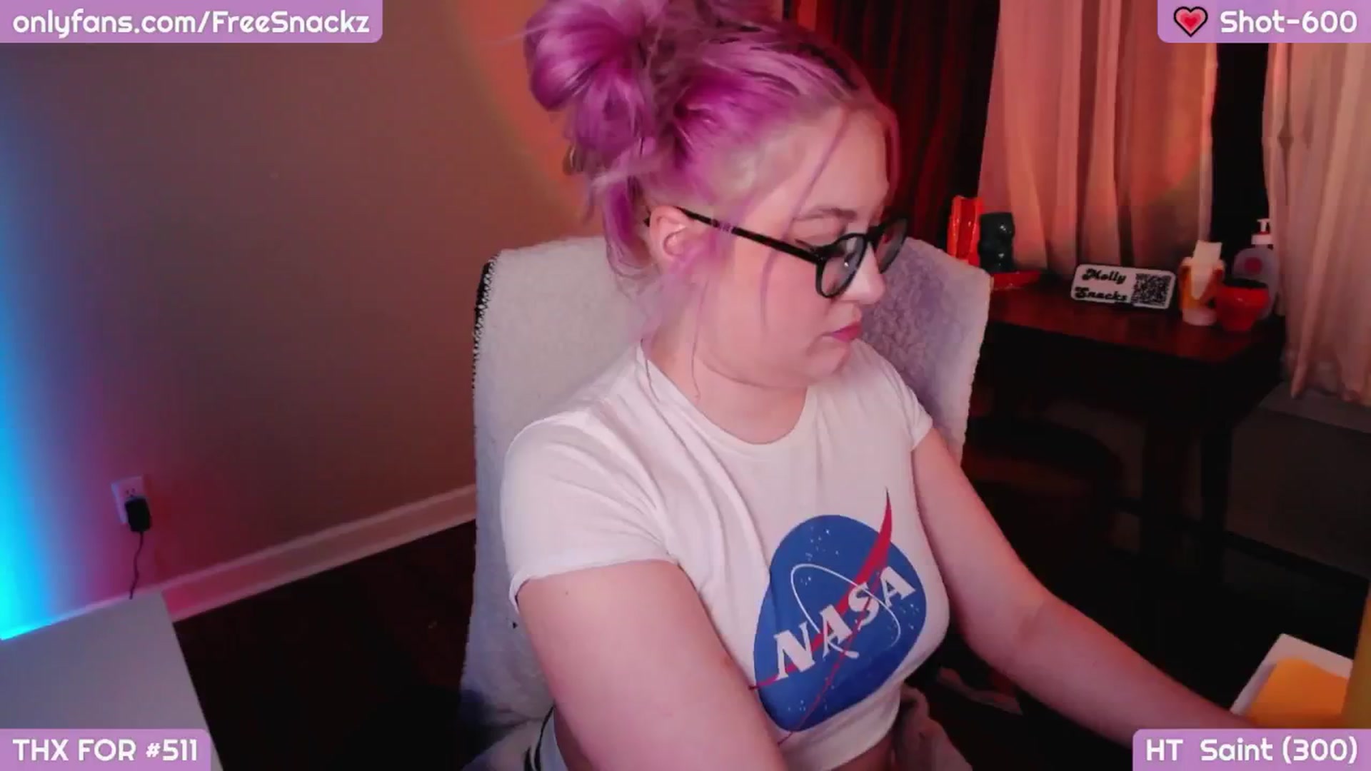 Gallery image thumbnail from MollySnacks's myfreecams stream on, 03/26/2025, 03:34 image 6 of 20