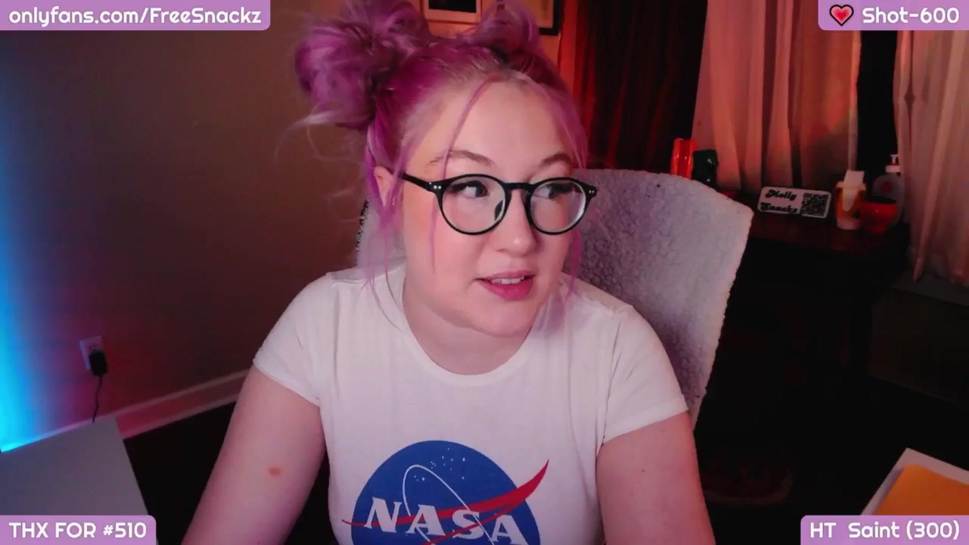 Gallery image thumbnail from MollySnacks's myfreecams stream on, 03/26/2025, 03:34 image 4 of 20