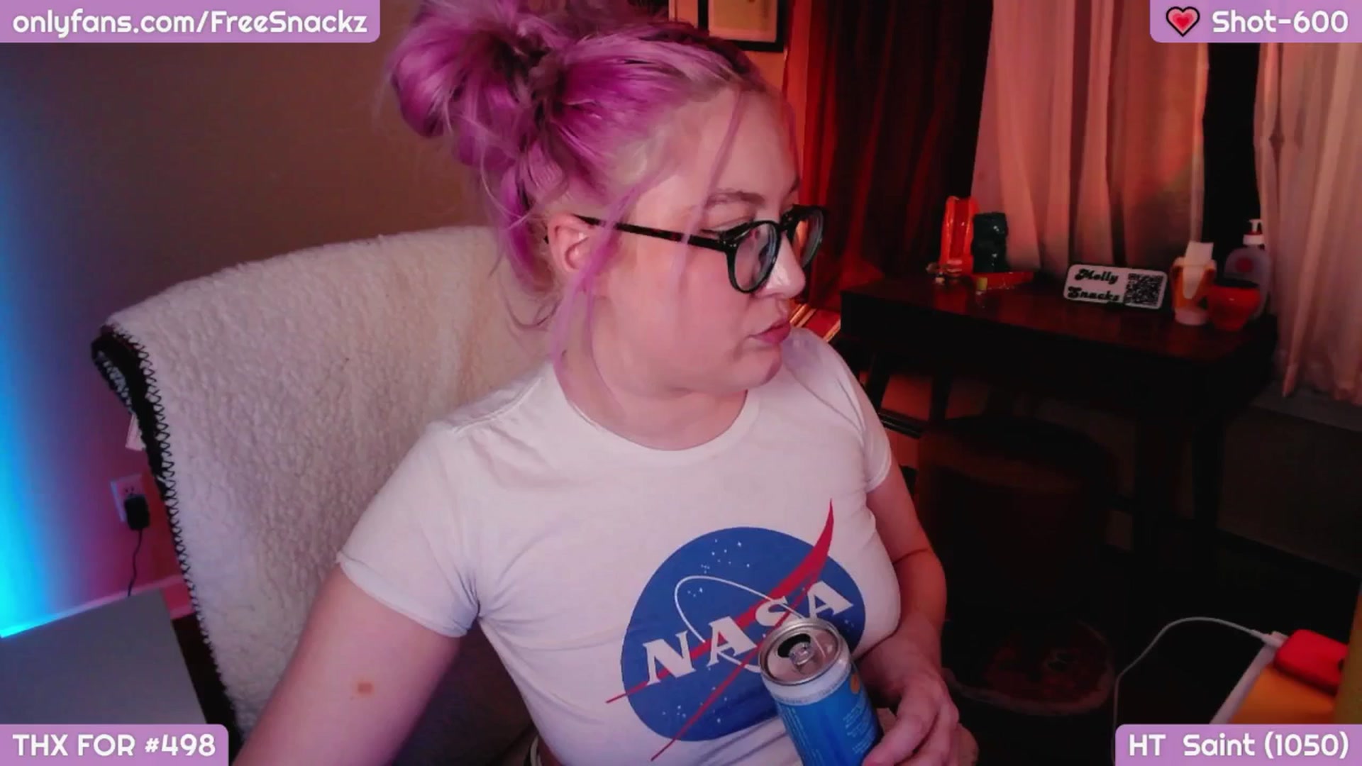 Gallery image thumbnail from MollySnacks's myfreecams stream on, 03/26/2025, 03:34 image 15 of 20