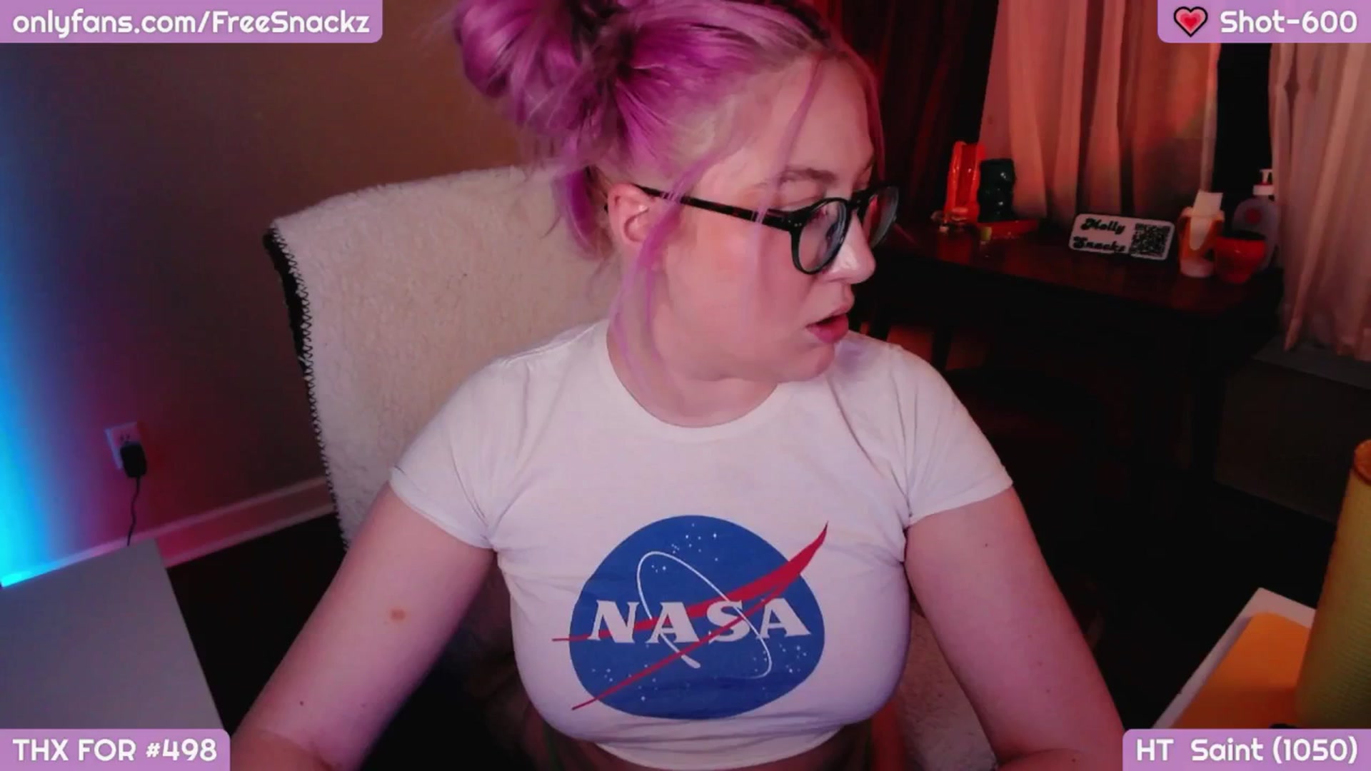Gallery image thumbnail from MollySnacks's myfreecams stream on, 03/26/2025, 03:34 image 19 of 20