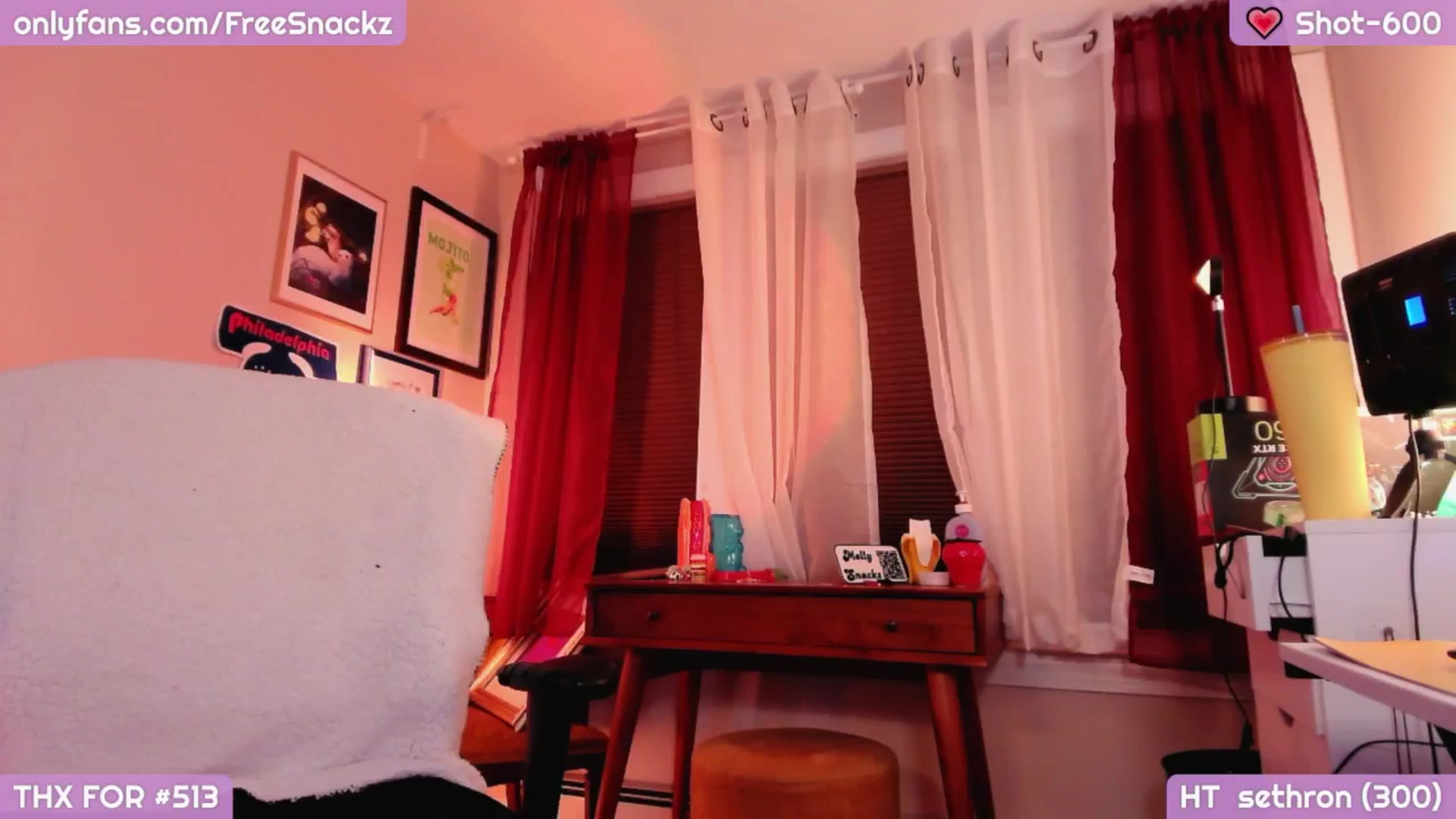 Gallery image thumbnail from MollySnacks's myfreecams stream on, 03/27/2025, 03:03 image 19 of 20