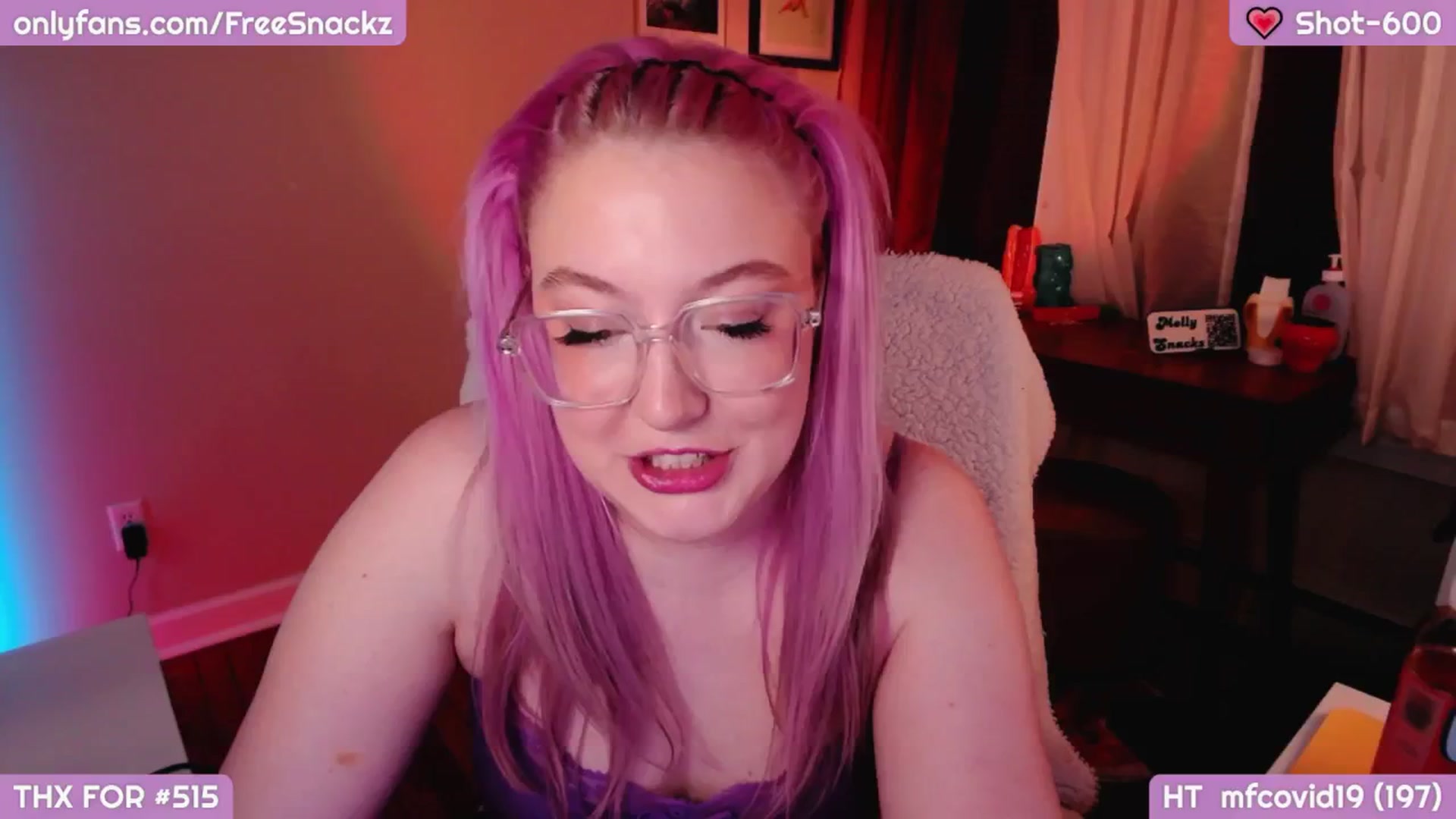 Gallery image thumbnail from MollySnacks's myfreecams stream on, 03/27/2025, 03:03 image 4 of 20