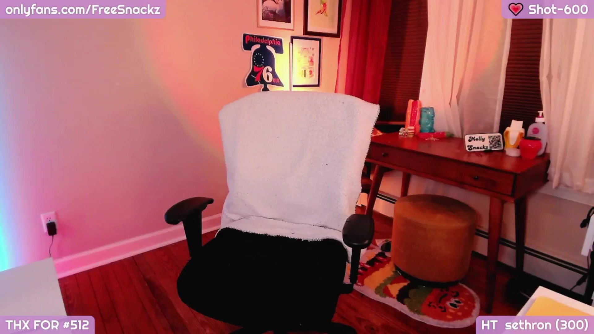 Gallery image thumbnail from MollySnacks's myfreecams stream on, 03/27/2025, 03:03 image 15 of 20