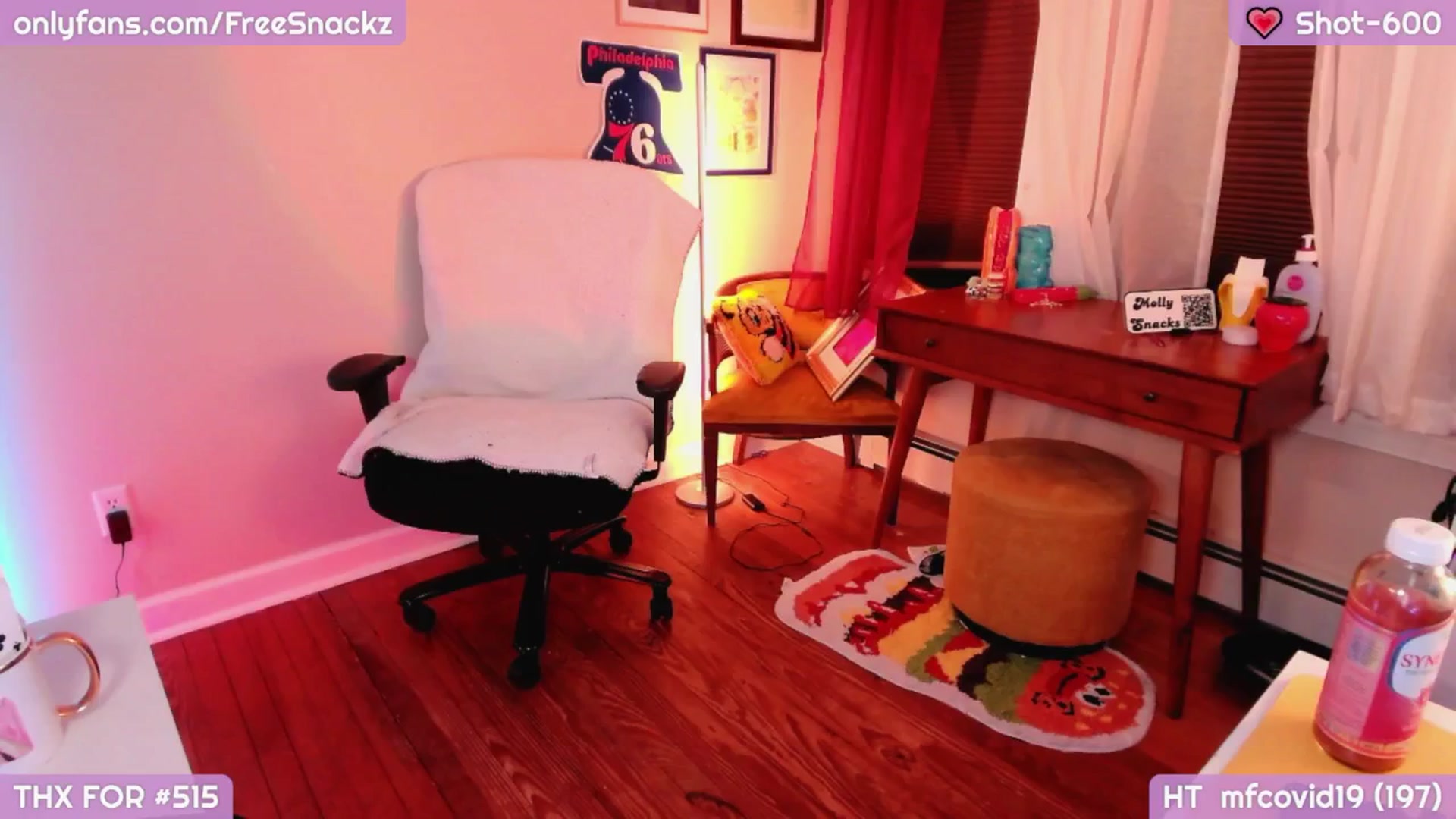 Gallery image thumbnail from MollySnacks's myfreecams stream on, 03/27/2025, 03:03 image 2 of 20