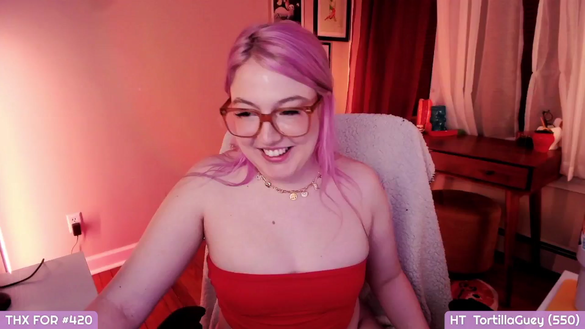 Gallery image thumbnail from MollySnacks's myfreecams stream on, 04/01/2025, 04:14 image 11 of 20