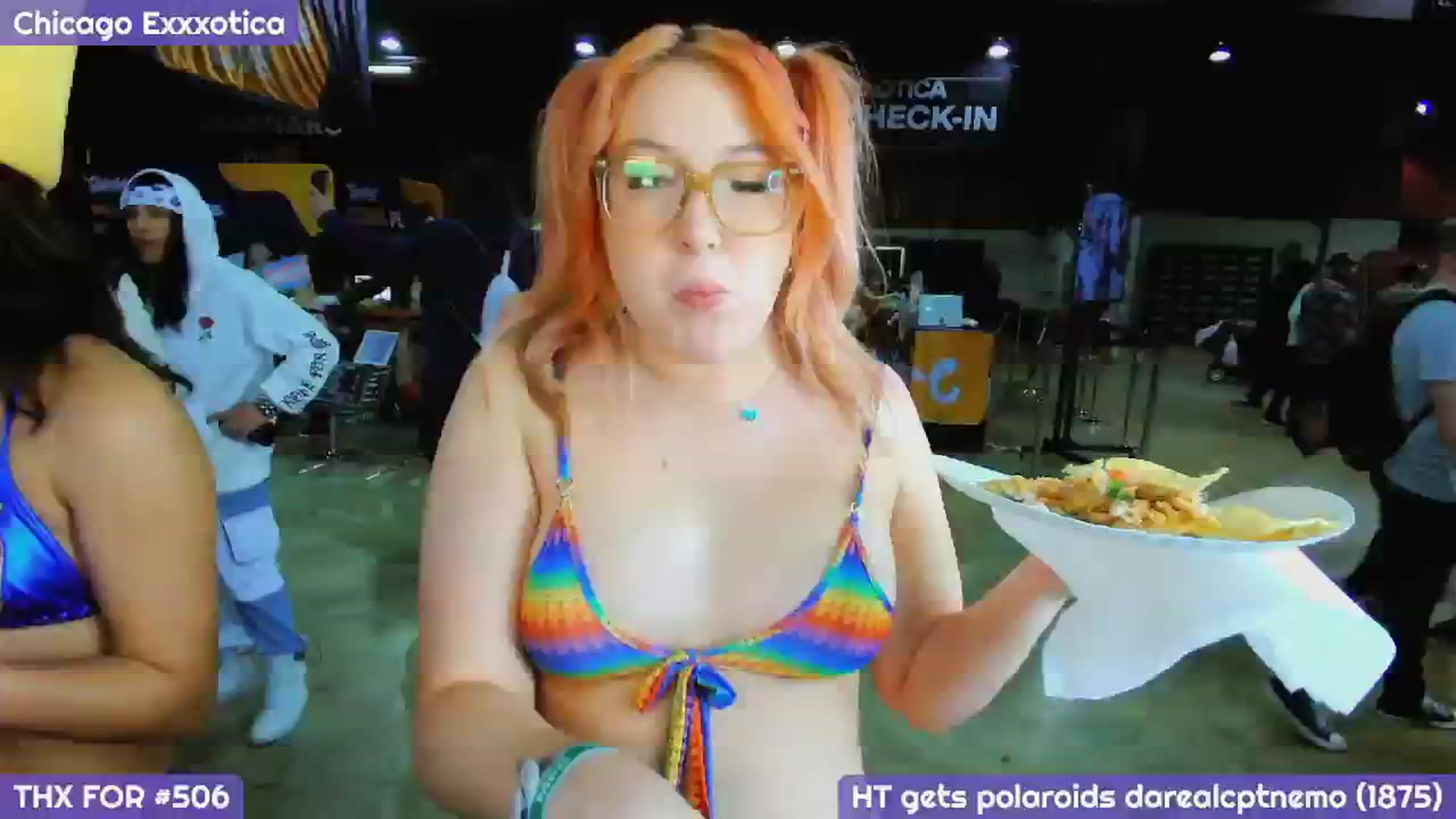 Gallery image thumbnail from MollySnacks's myfreecams stream on, 04/13/2025, 24:58 image 18 of 20