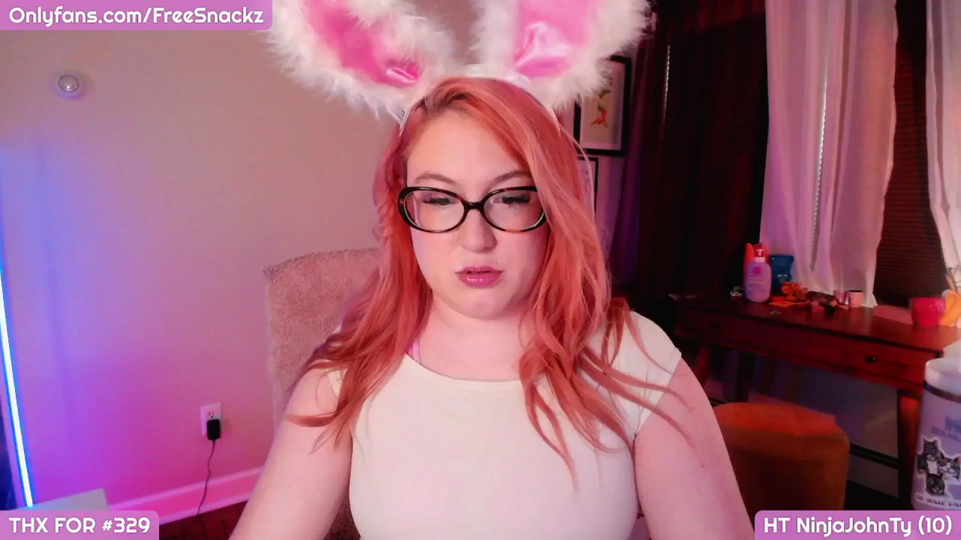 Gallery image thumbnail from MollySnacks's myfreecams stream on, 04/20/2025, 22:07 image 3 of 20