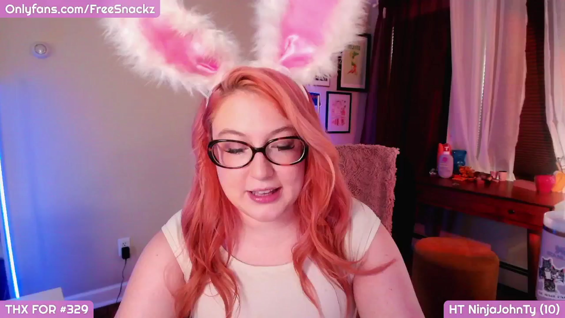 Gallery image thumbnail from MollySnacks's myfreecams stream on, 04/20/2025, 22:07 image 2 of 20