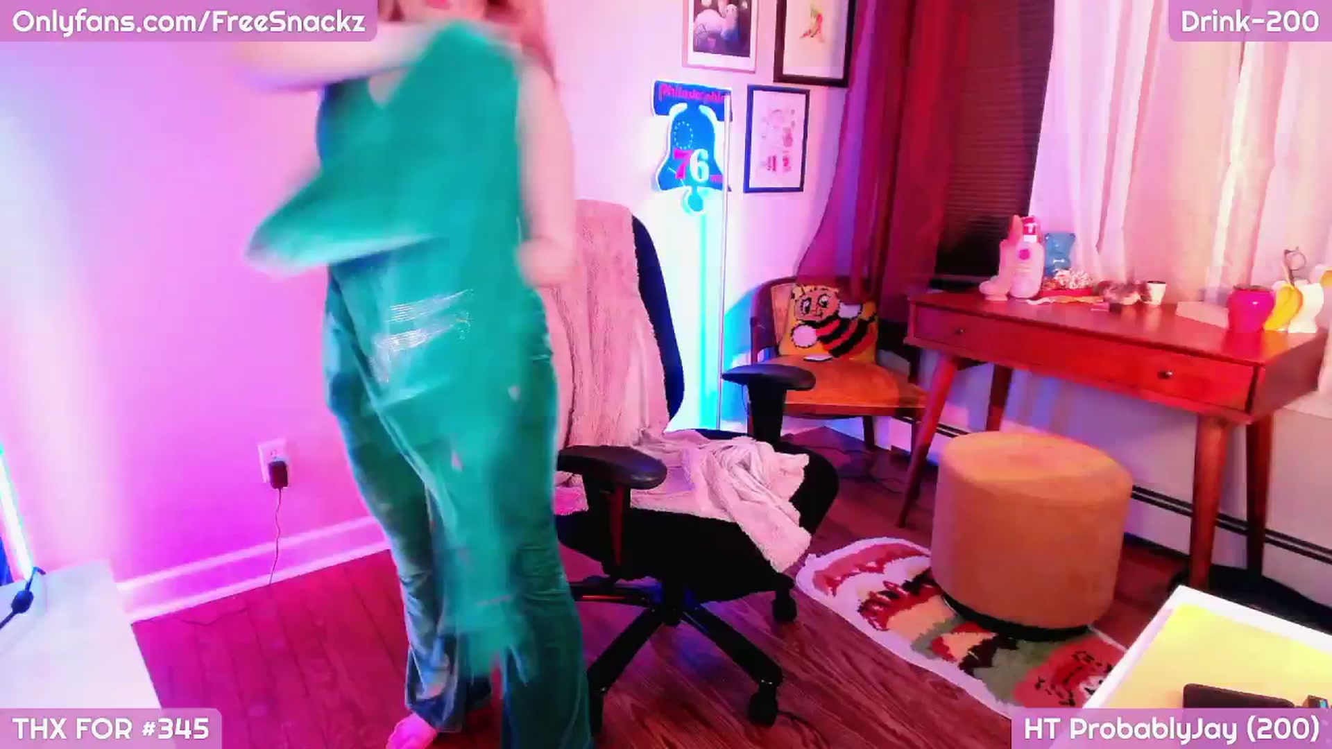 Gallery image thumbnail from MollySnacks's myfreecams stream on, 04/24/2025, 04:17 image 6 of 20