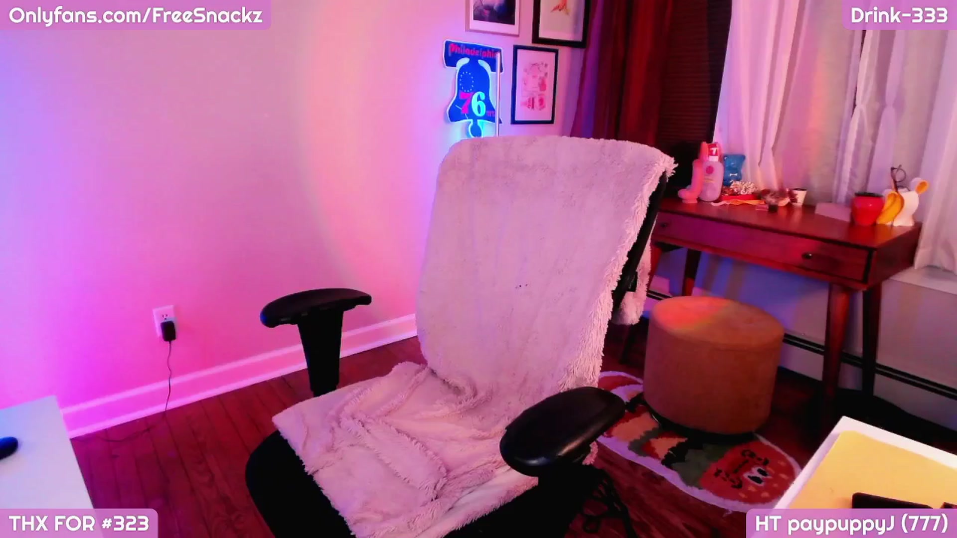 Gallery image thumbnail from MollySnacks's myfreecams stream on, 04/25/2025, 05:20 image 19 of 20