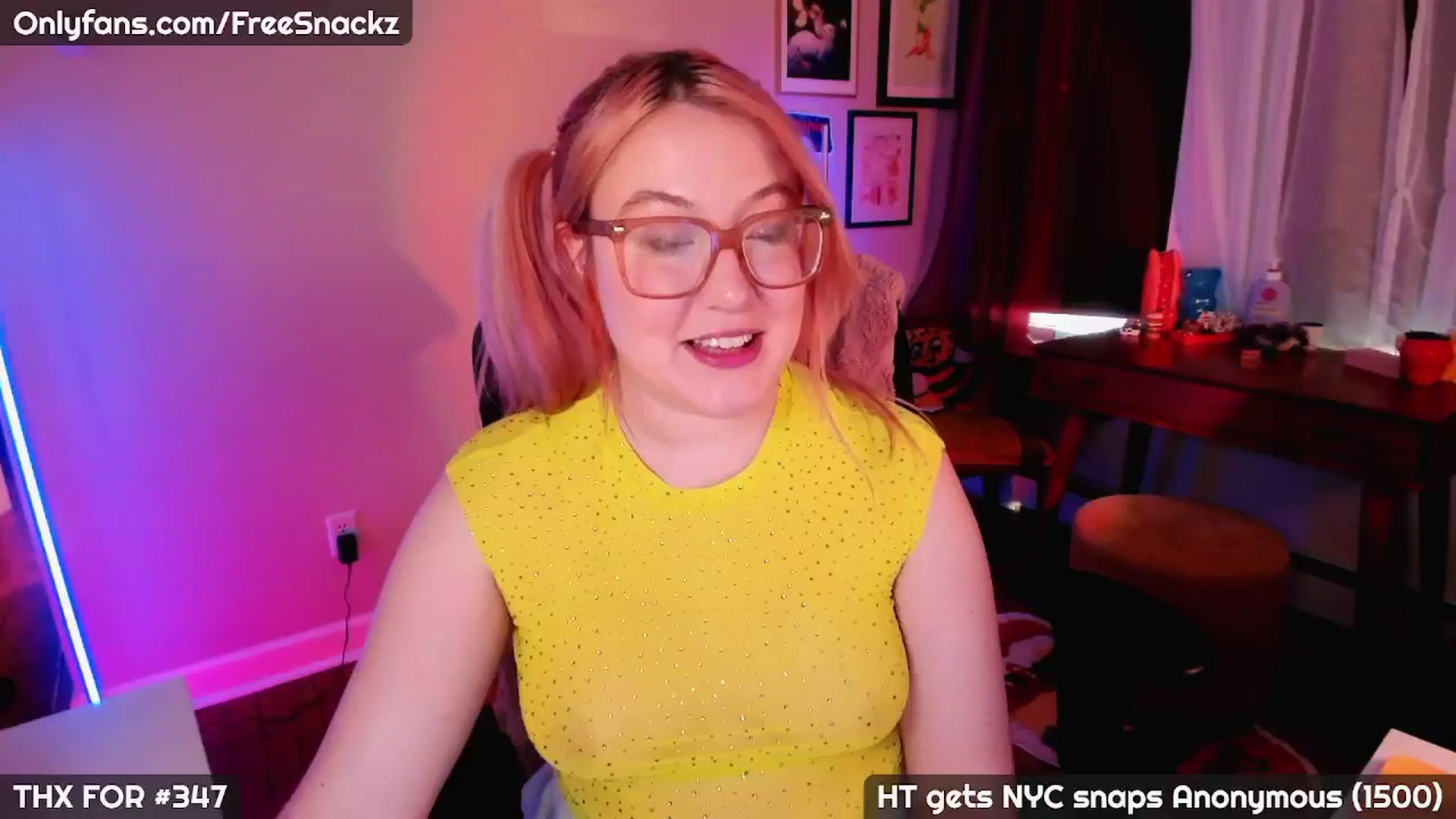 Gallery image thumbnail from MollySnacks's myfreecams stream on, 04/27/2025, 24:35 image 9 of 20