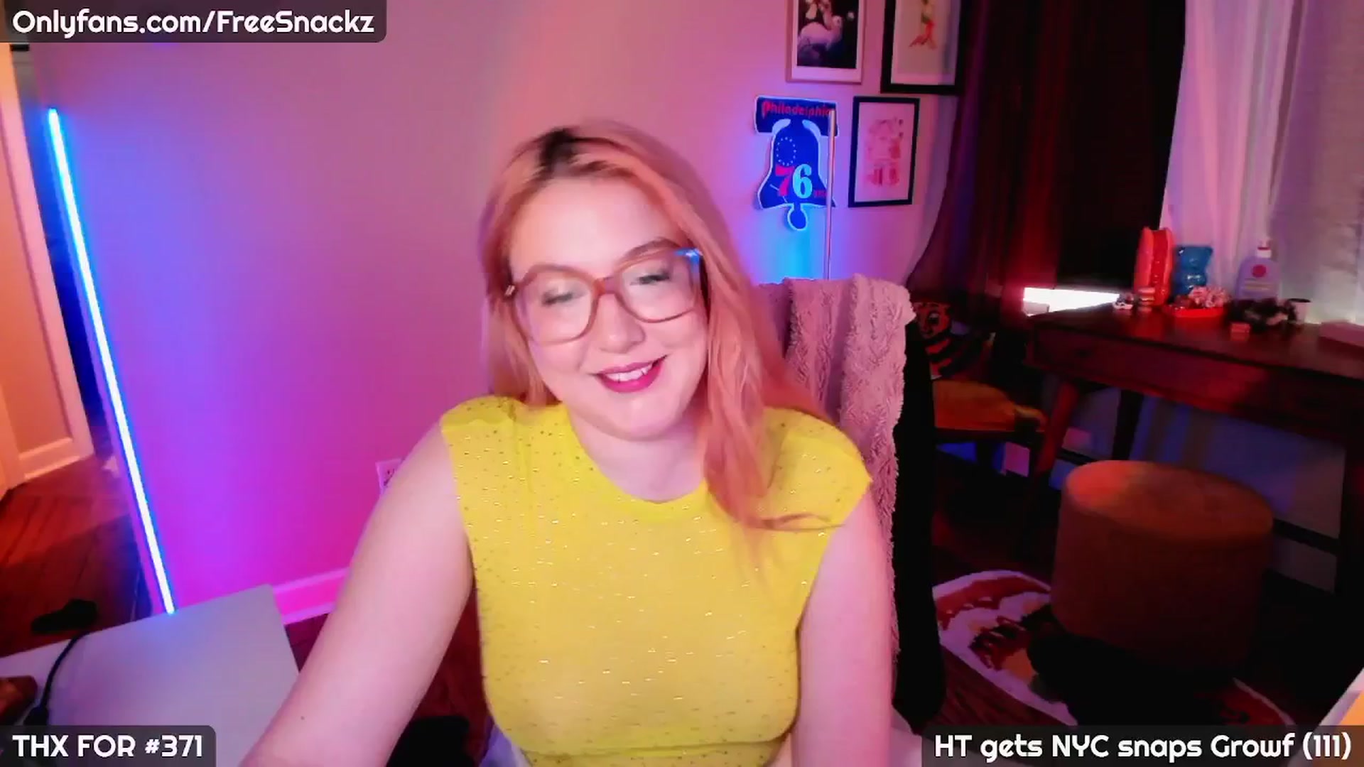 Gallery image thumbnail from MollySnacks's myfreecams stream on, 04/27/2025, 24:35 image 1 of 20
