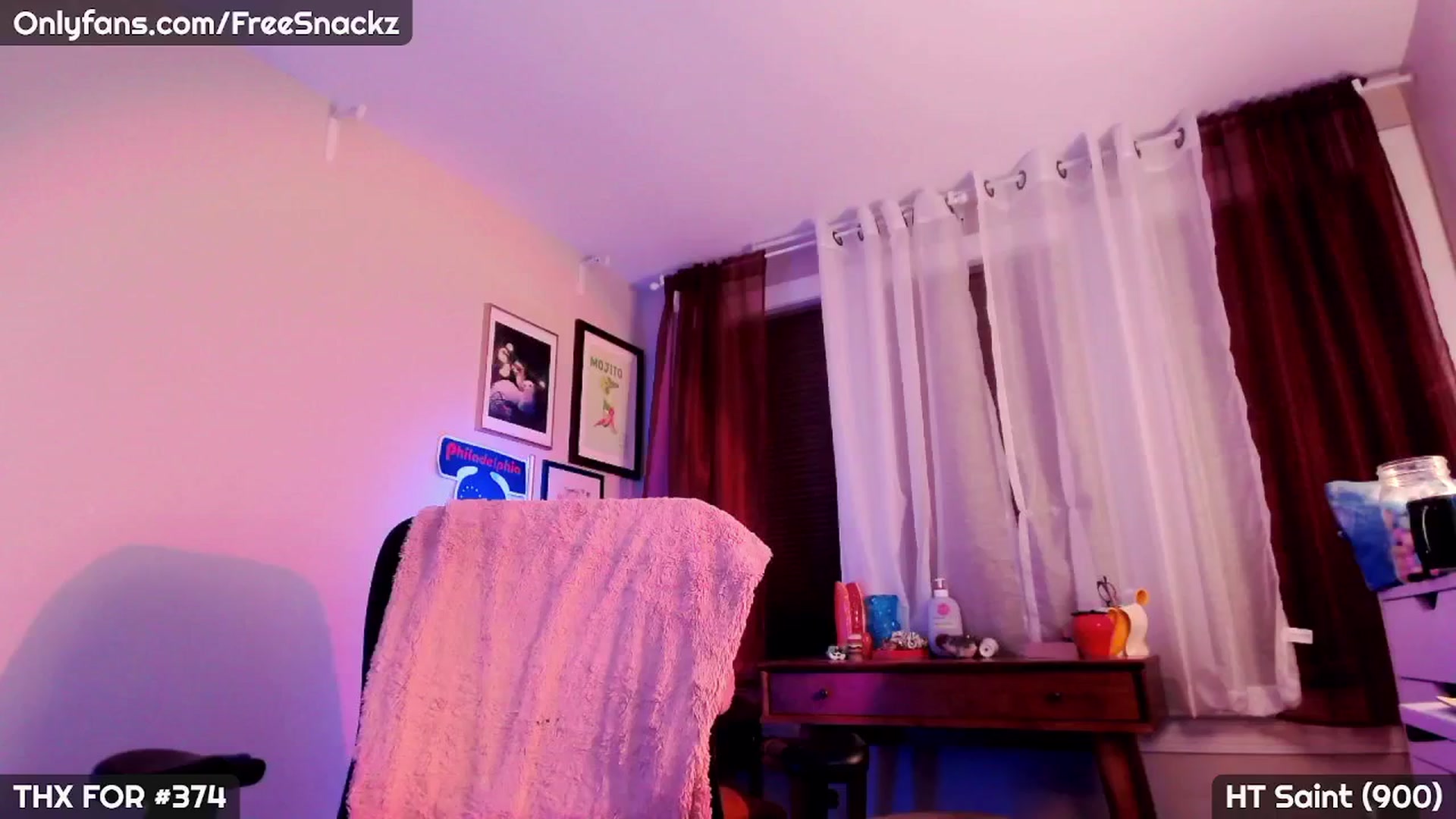 Gallery image thumbnail from MollySnacks's myfreecams stream on, 04/29/2025, 05:33 image 6 of 20