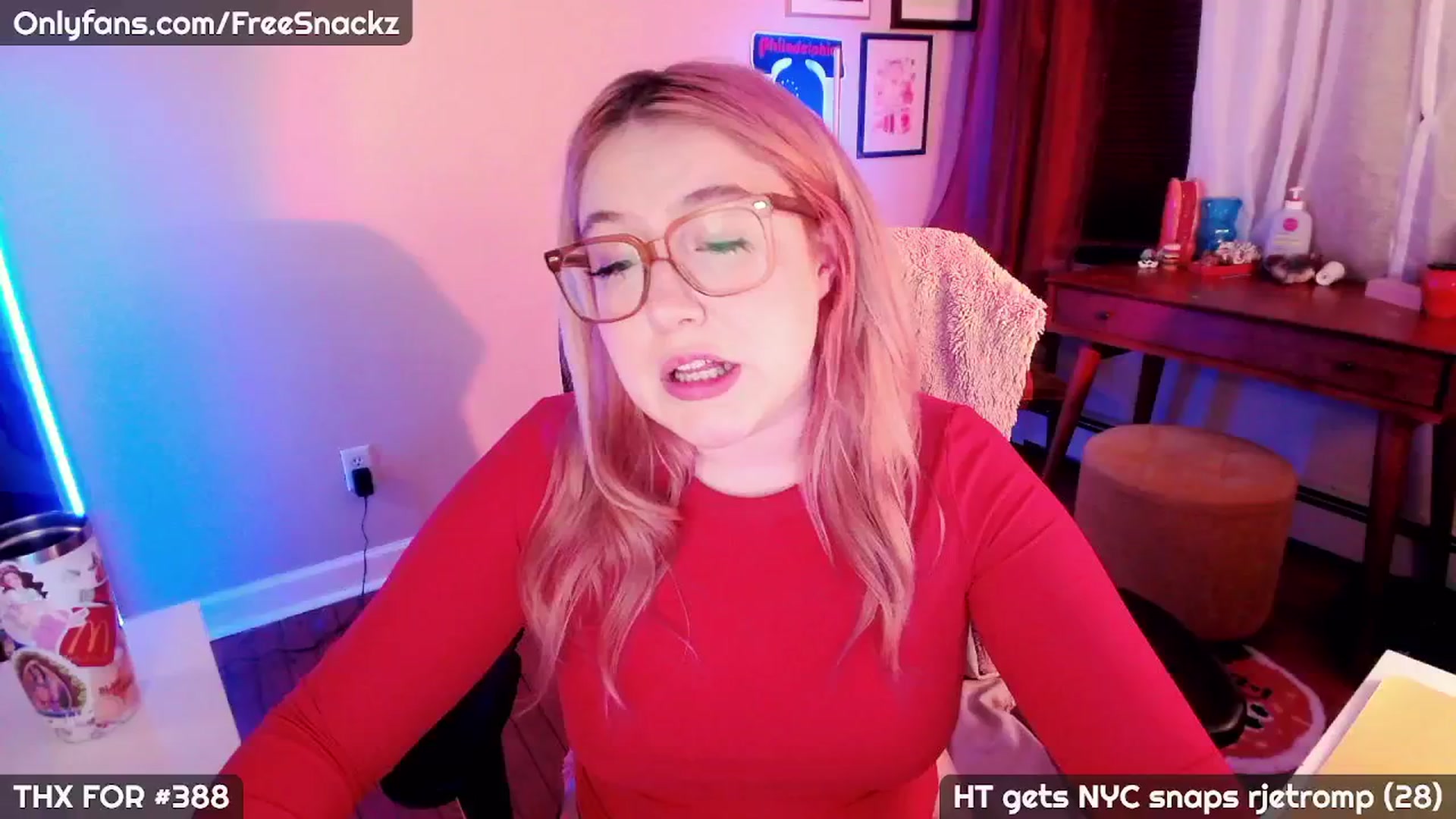 Gallery image thumbnail from MollySnacks's myfreecams stream on, 04/29/2025, 05:33 image 1 of 20