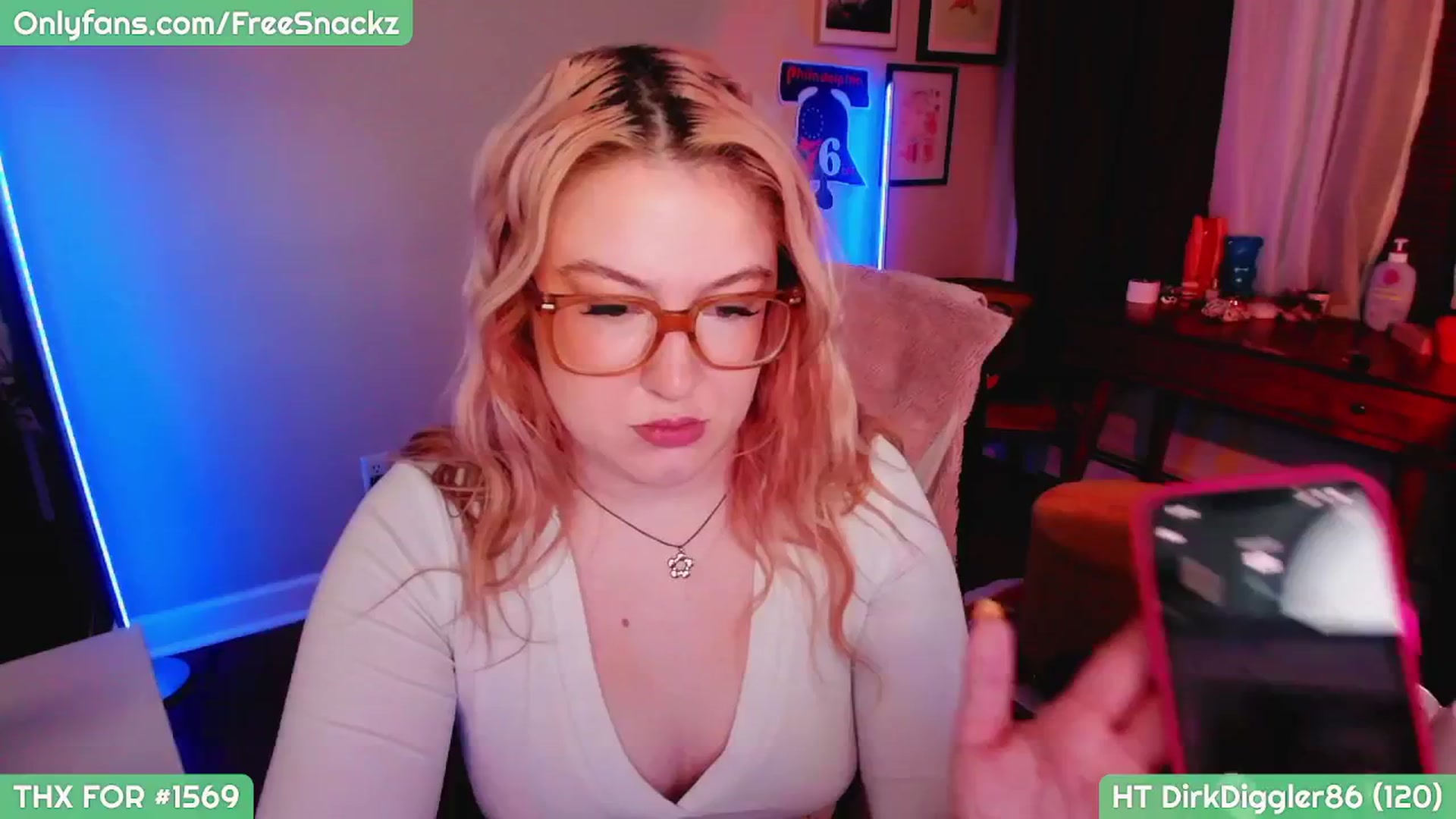 Gallery image thumbnail from MollySnacks's myfreecams stream on, 05/03/2025, 21:48 image 3 of 20